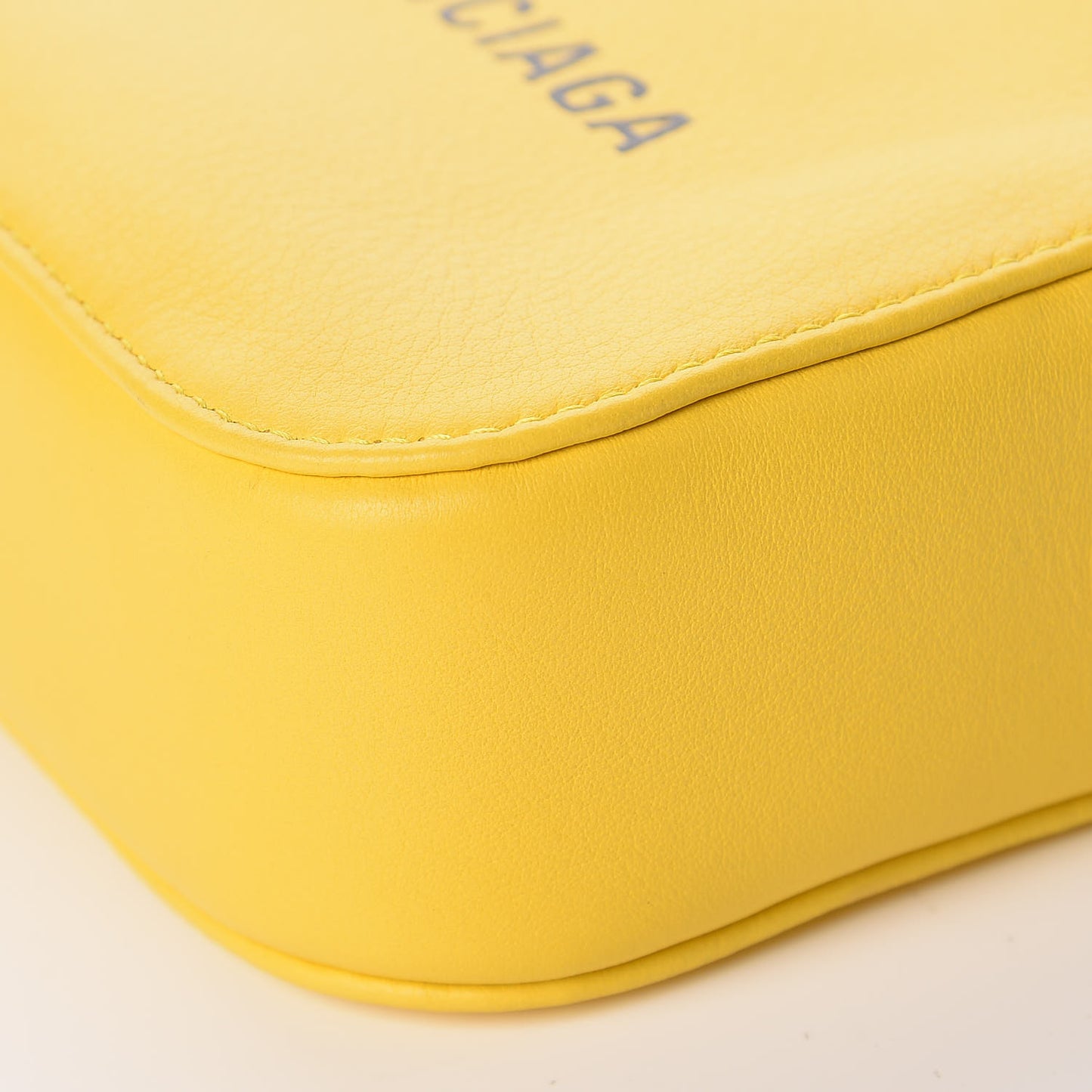 Smooth Calfskin Logo XS Everyday Camera Bag Jaune Soleil Black