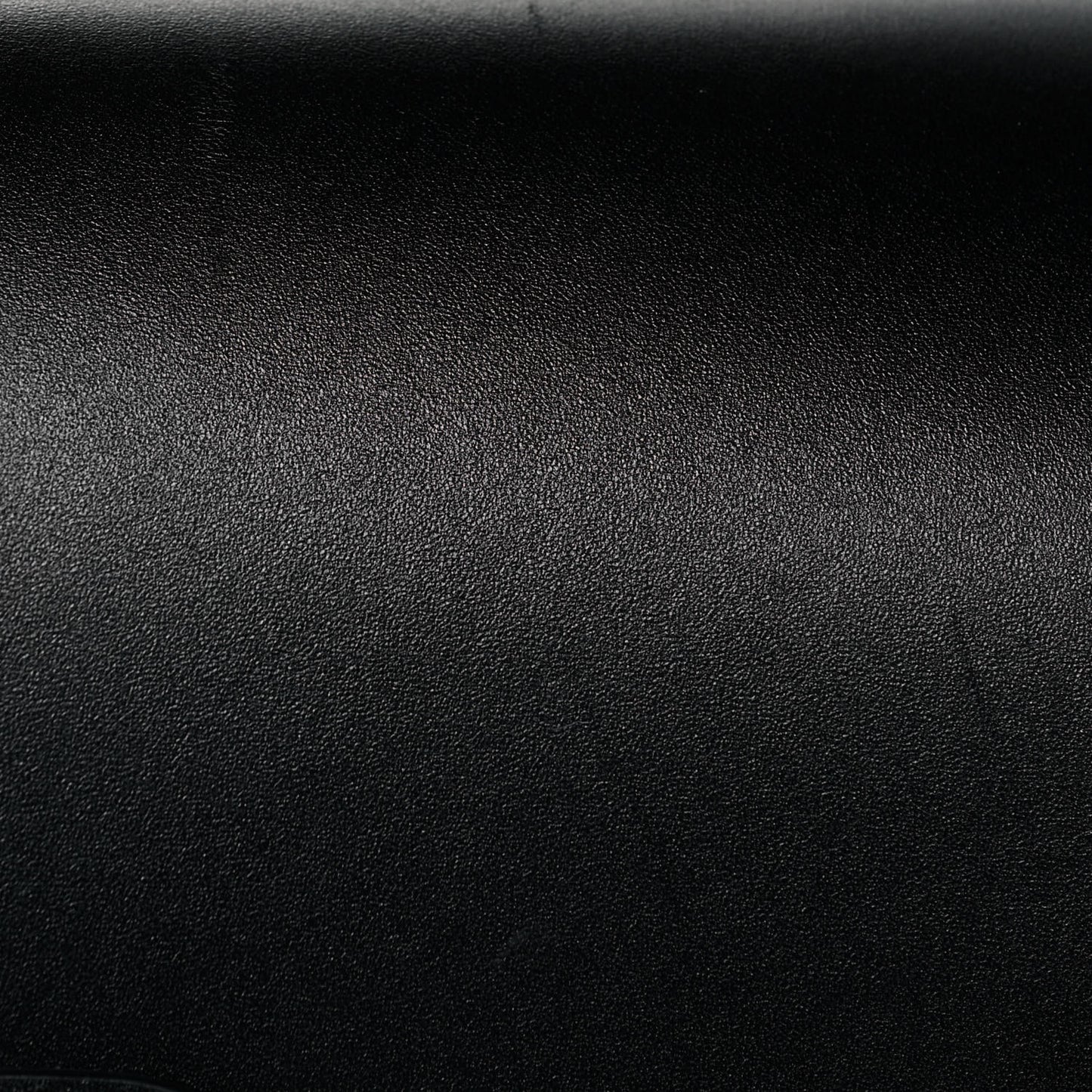 Box Calfskin Large Bobby Flap Black