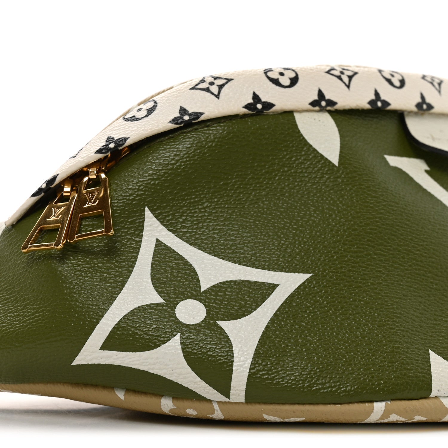 Louis Vuitton Monogram Giant Bumbag Kaki Beige 8 of 9