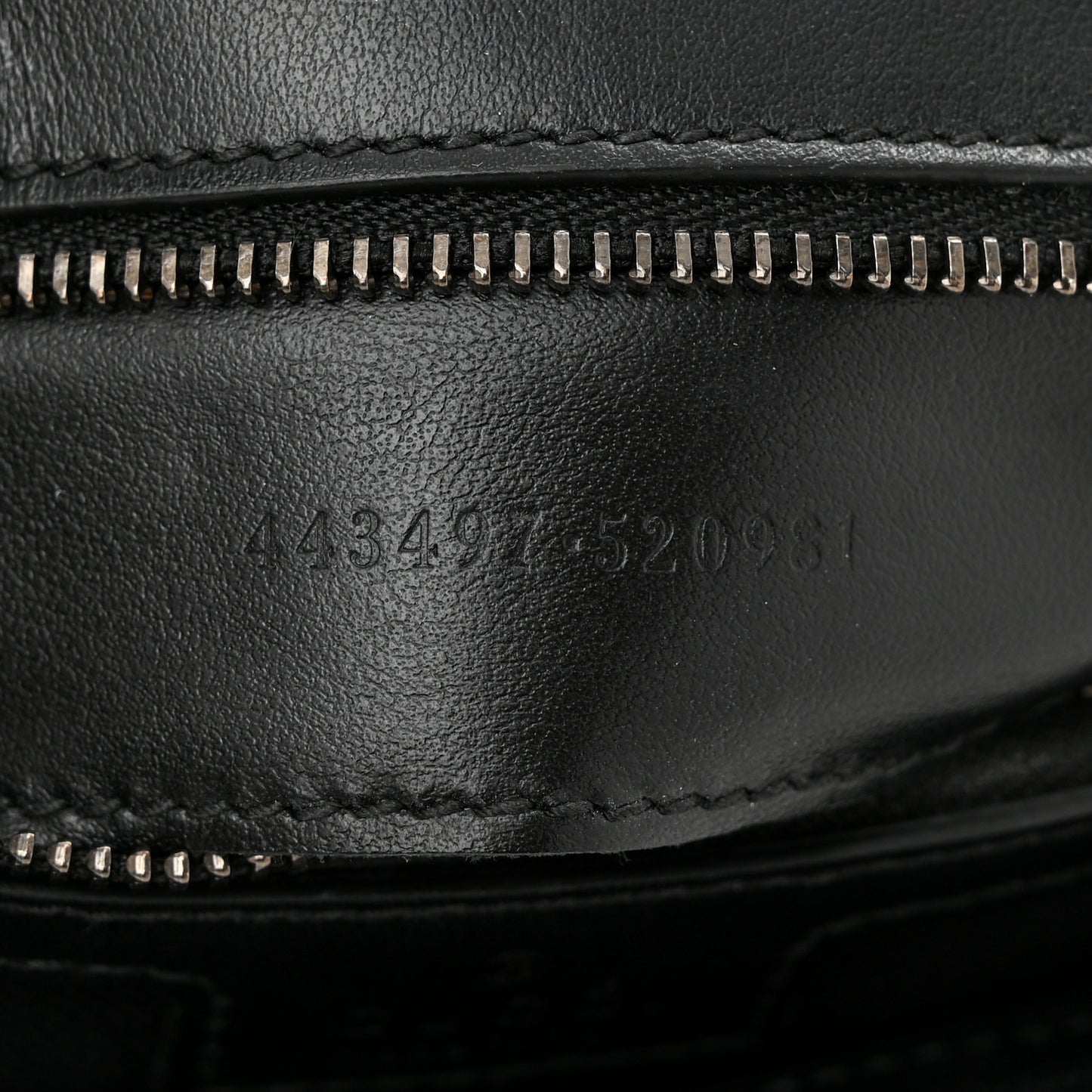 Calfskin Matelasse Monochrome Small GG Marmont Shoulder Bag Black