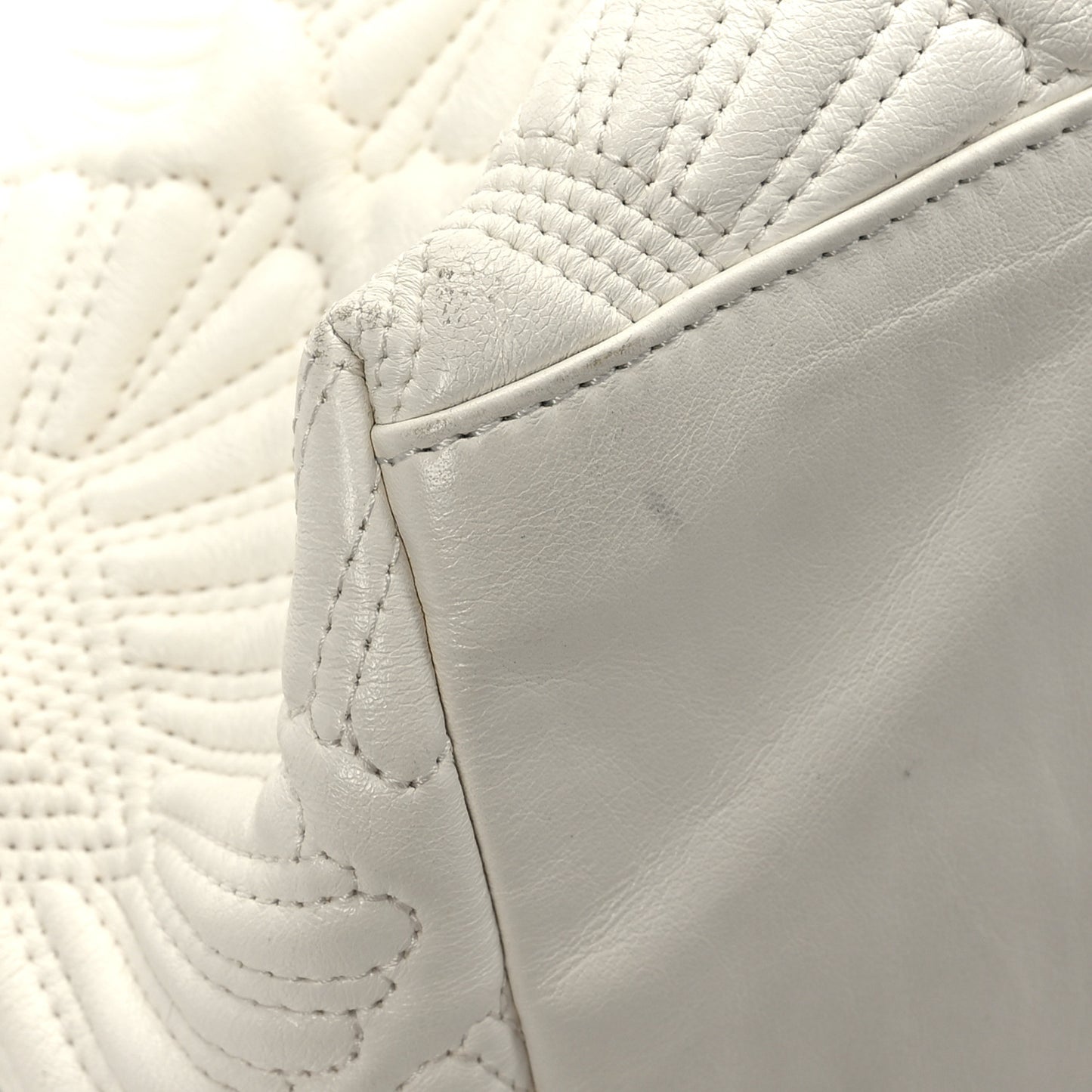Lambskin Quilted Ca D'Oro Tote Ivory
