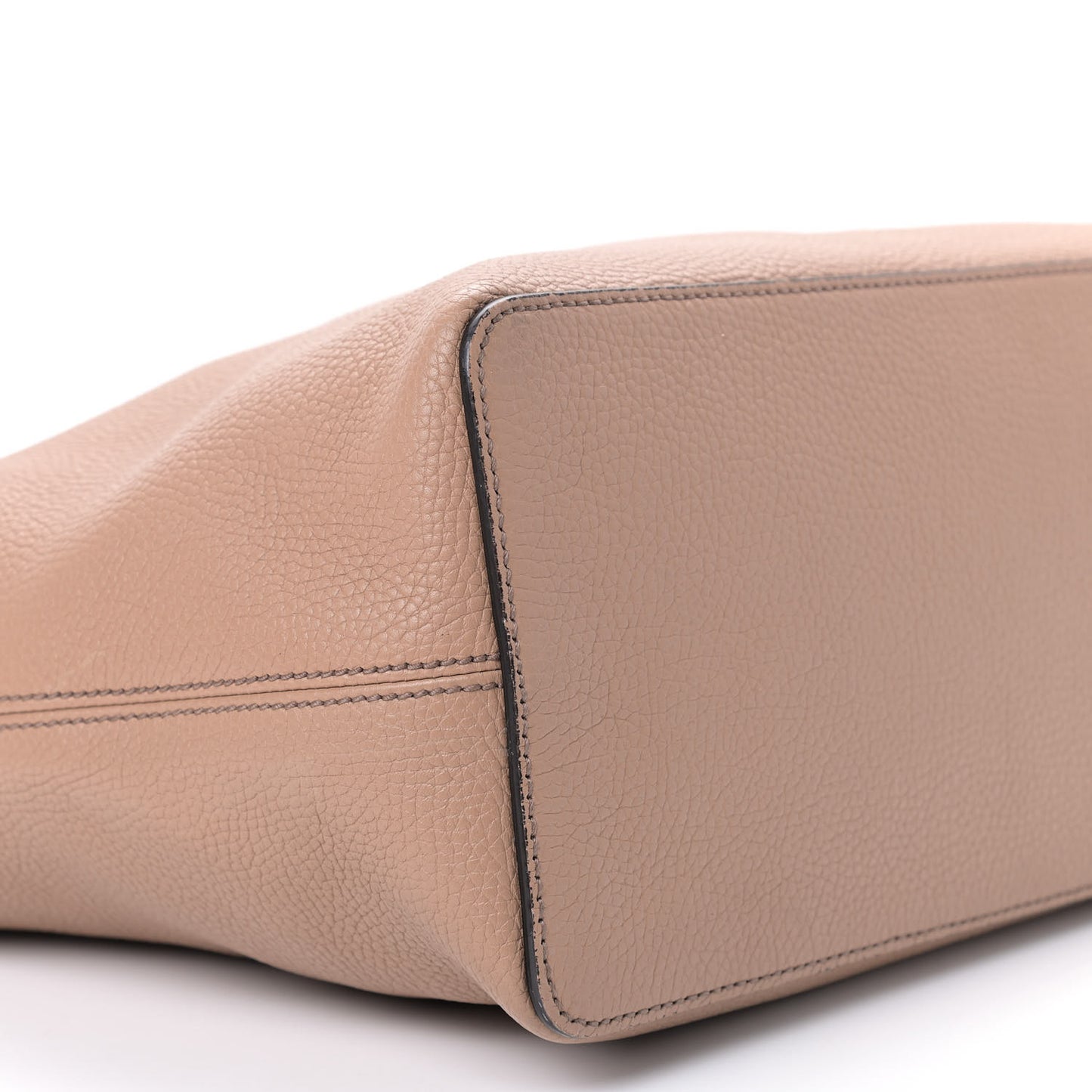 Pebbled Calfskin Large Soho Hobo Camelia