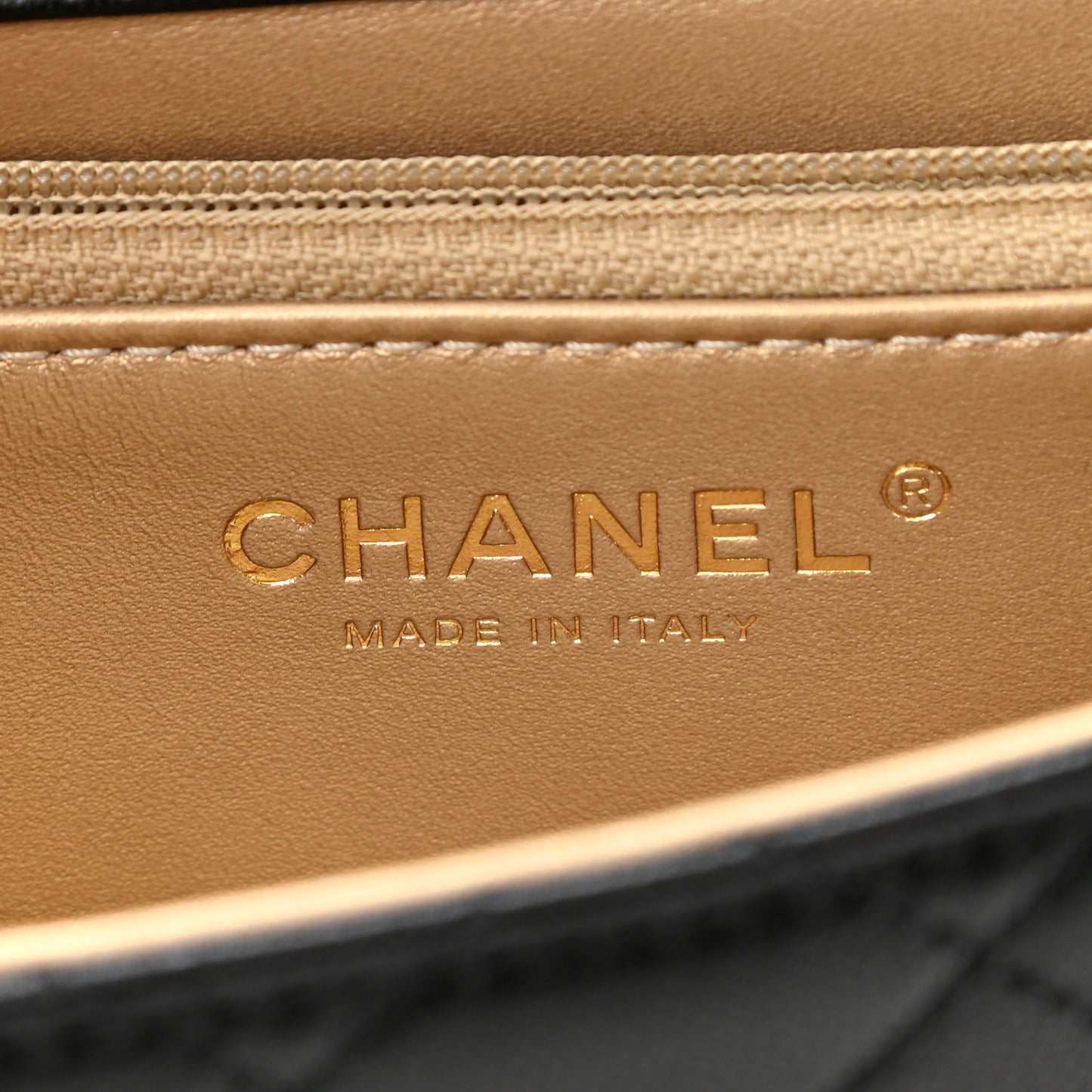 Goatskin Quilted Logo Small Chic Flap Black
