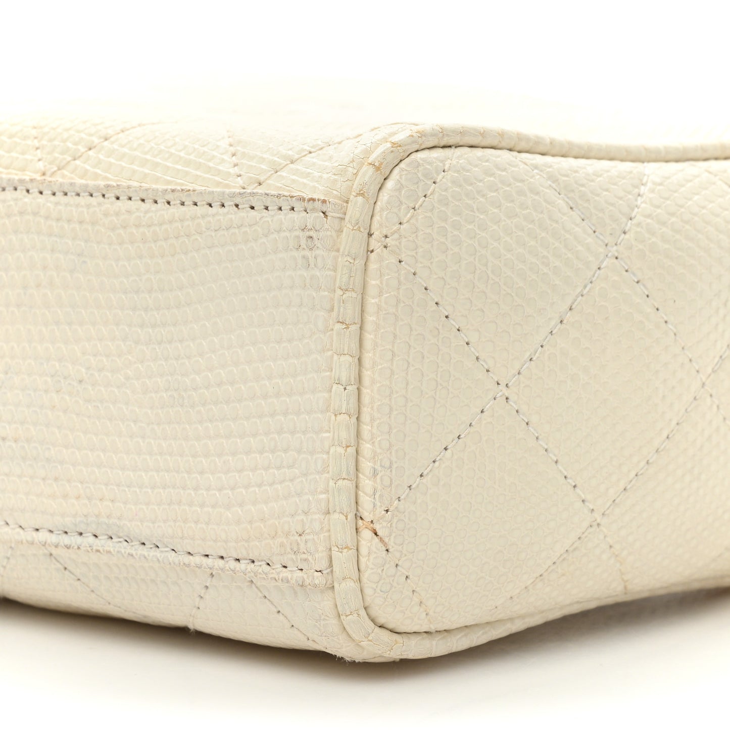 Lizard Diamond Quilted Tassel Camera Case White