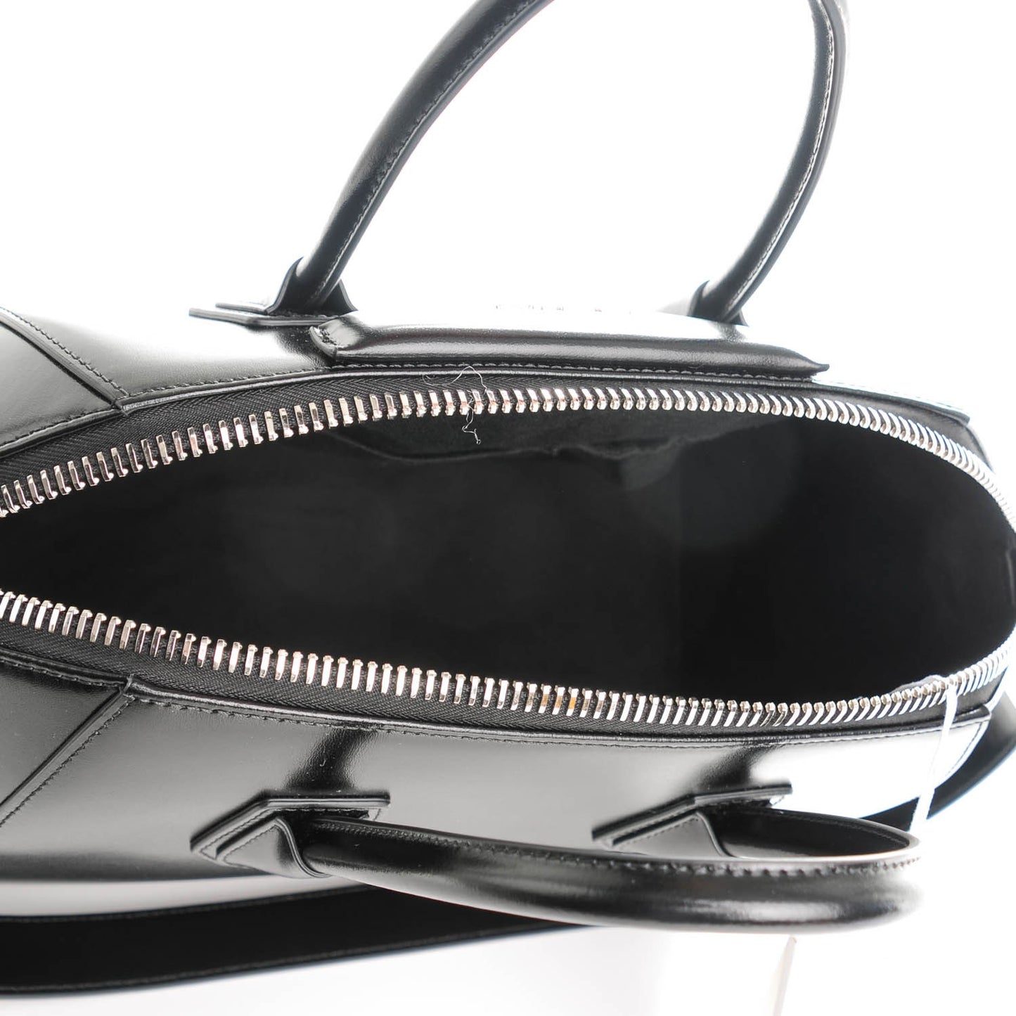 Shiny Lord Calfskin Medium Antigona Black