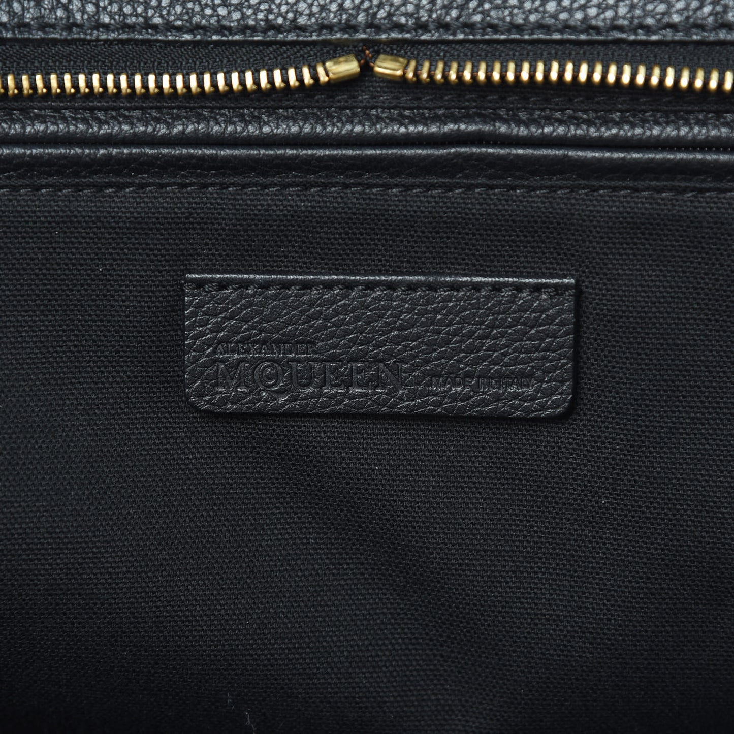Pebbled Calfskin Large Skull Padlock Zip Around Tote Black