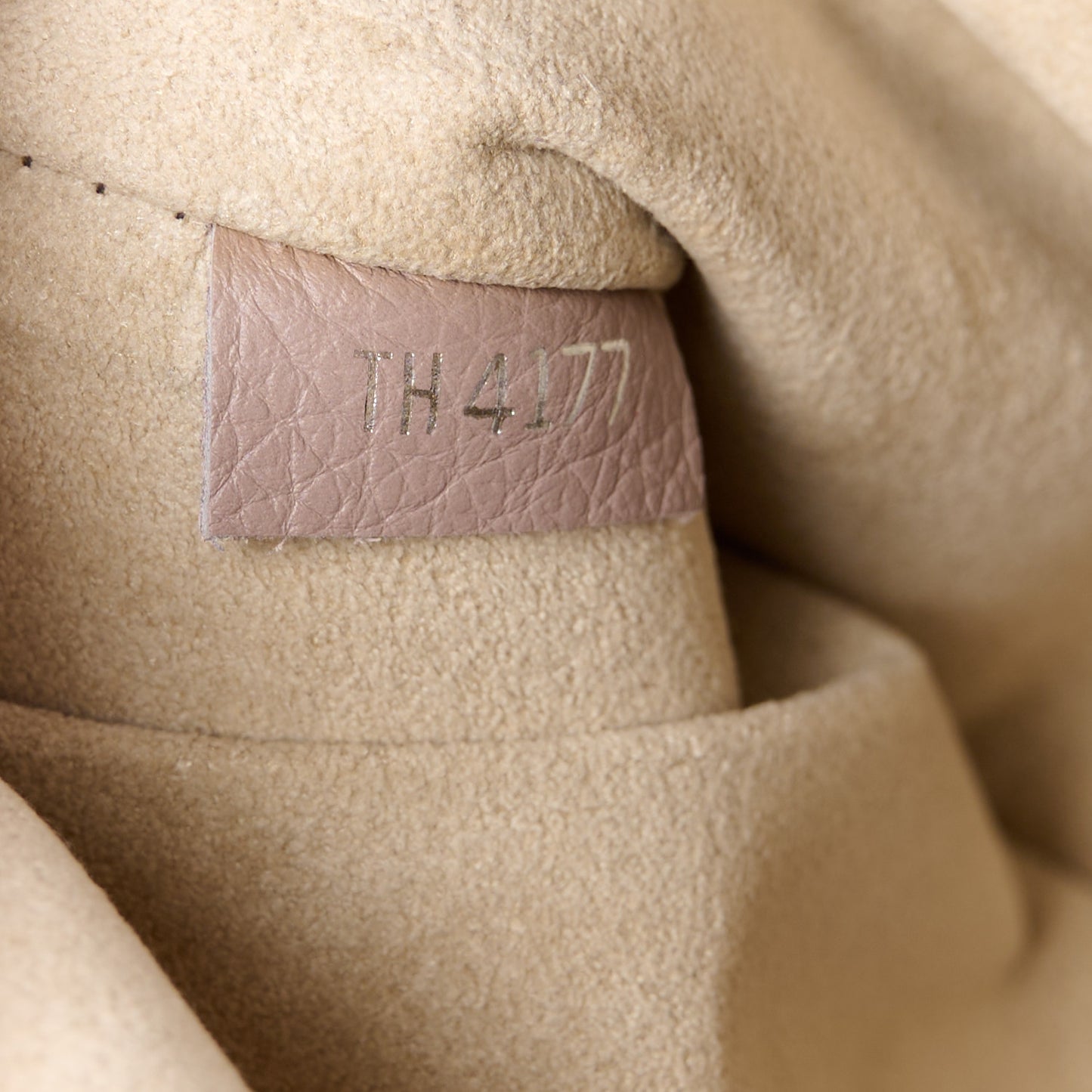 Calfskin Pochette Jour PM Taupe