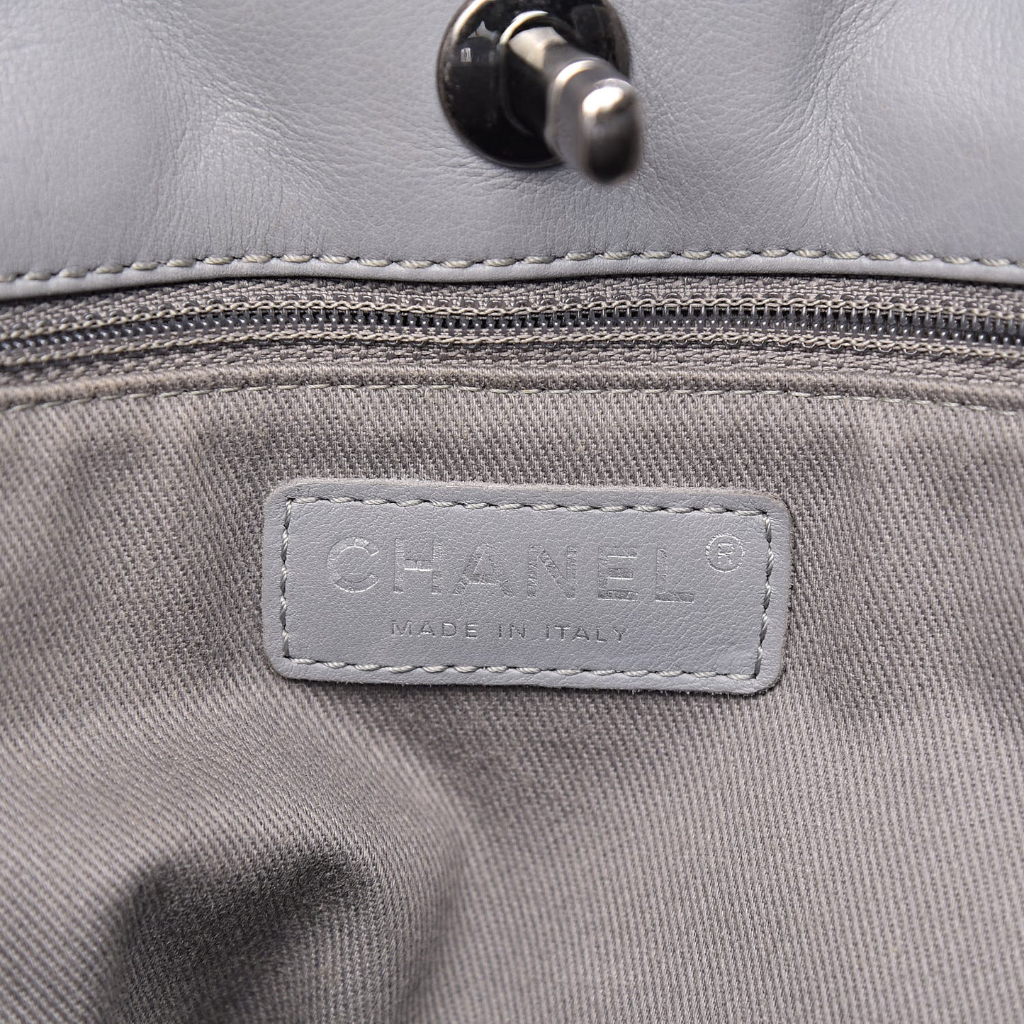 Calfskin Quilted Large Shopping In Chains Tote Light Grey