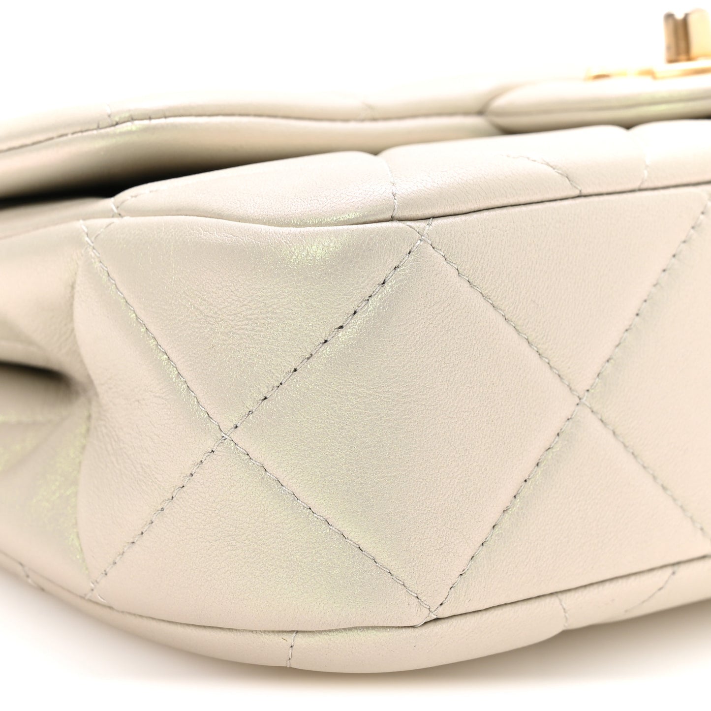 Pearly Lambskin Quilted Pearl Small Flap Light Grey