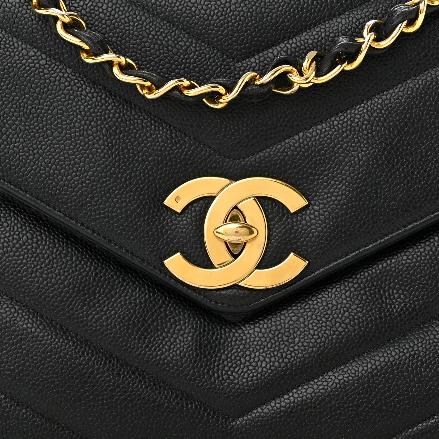 Caviar Chevron Quilted Jumbo Single Flap Black