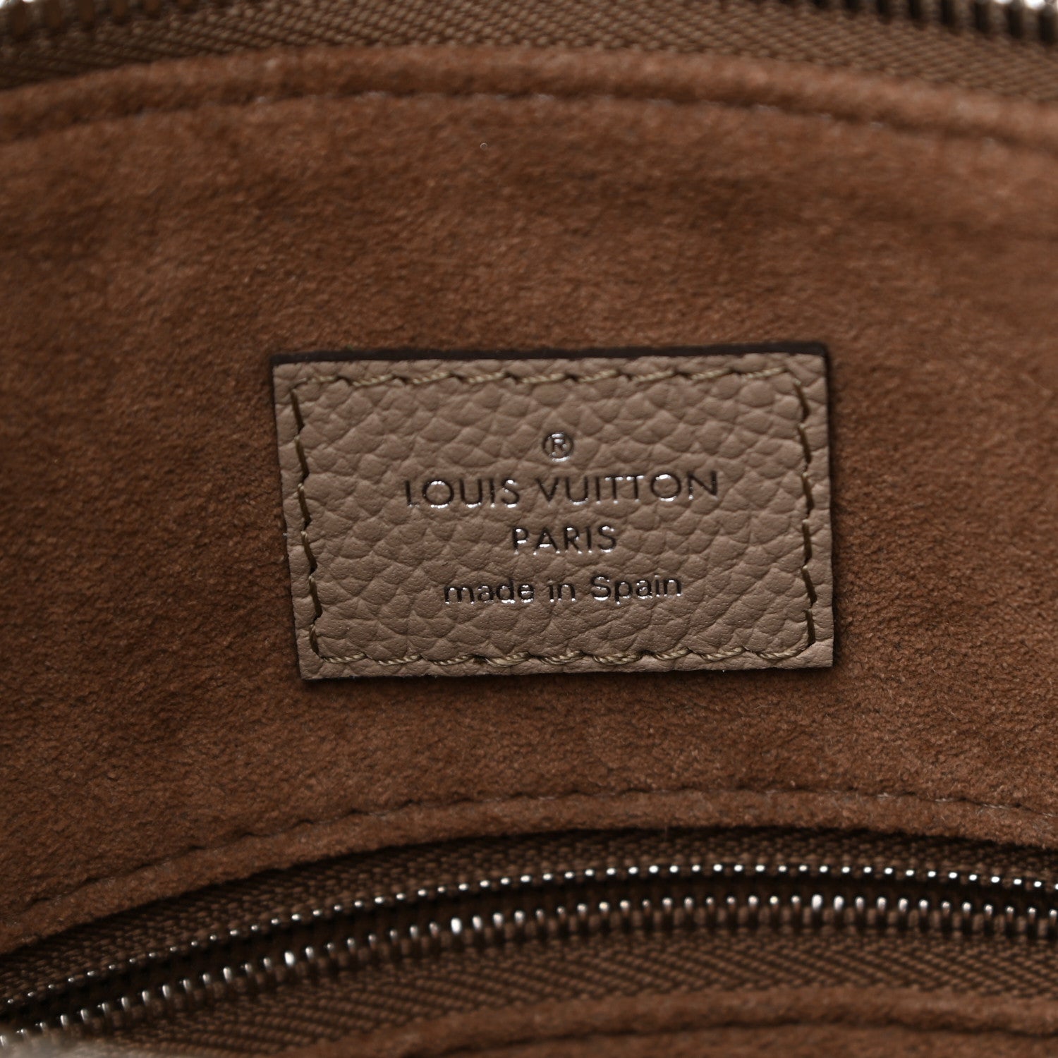 Louis Vuitton Mahina Beaubourg Hobo MM Galet 6 of 10