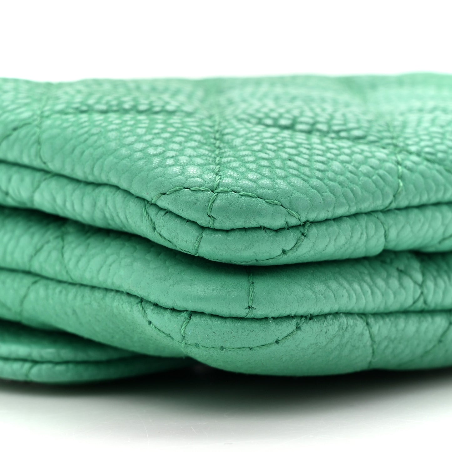 Iridescent Caviar Quilted Flap Zip Card Holder Green
