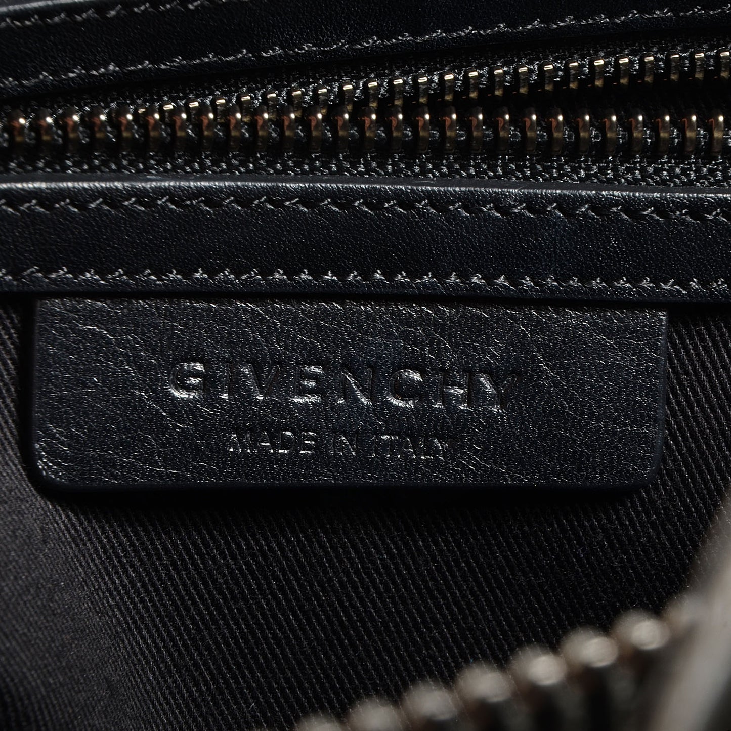 Pebbled Calfskin Medium Antigona Grey