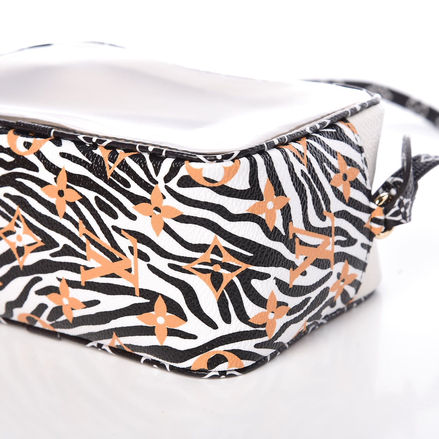 Louis Vuitton Monogram Giant Jungle Beach Pouch Ivory 9 of 10