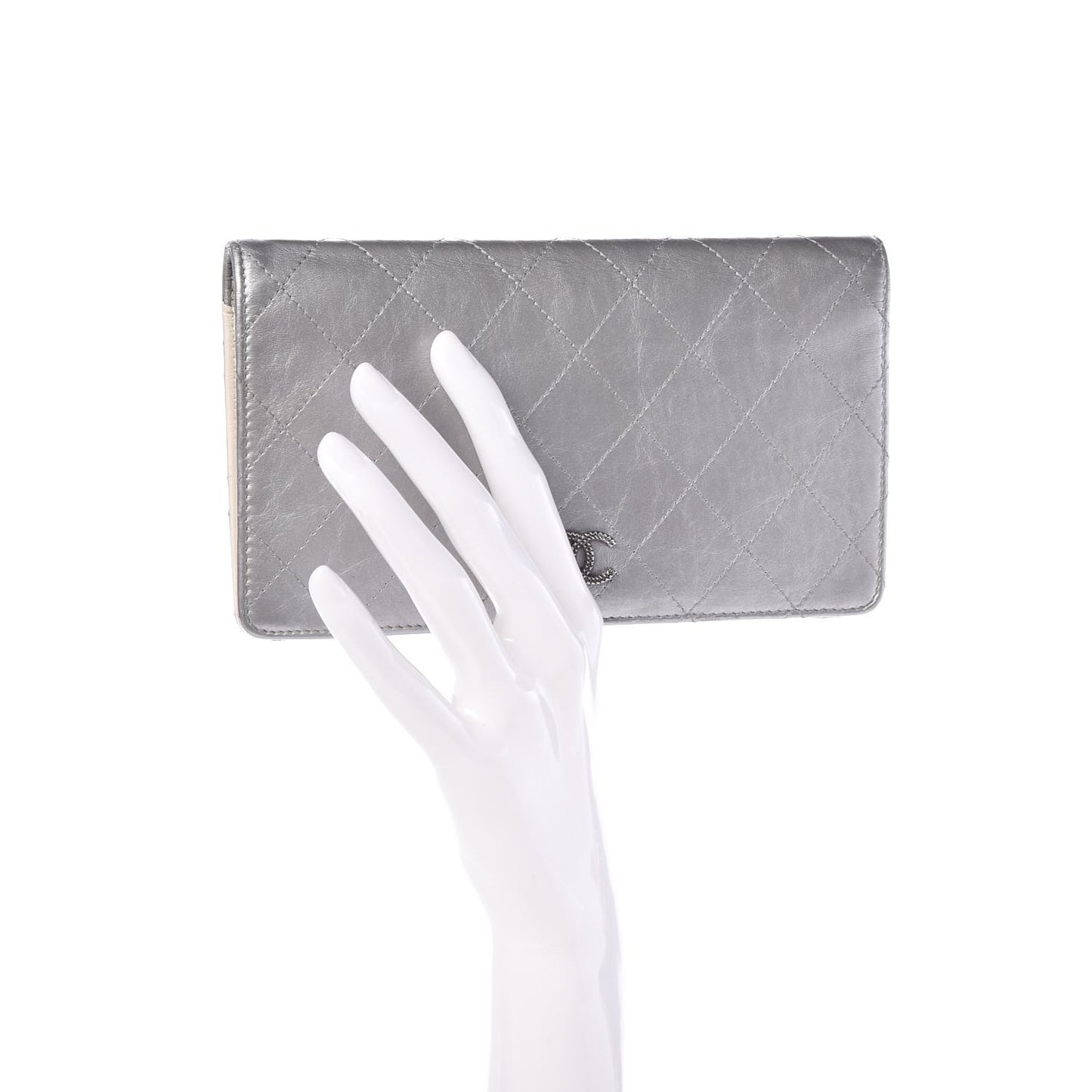 Metallic Calfskin Diamond Stitched Yen Wallet Silver