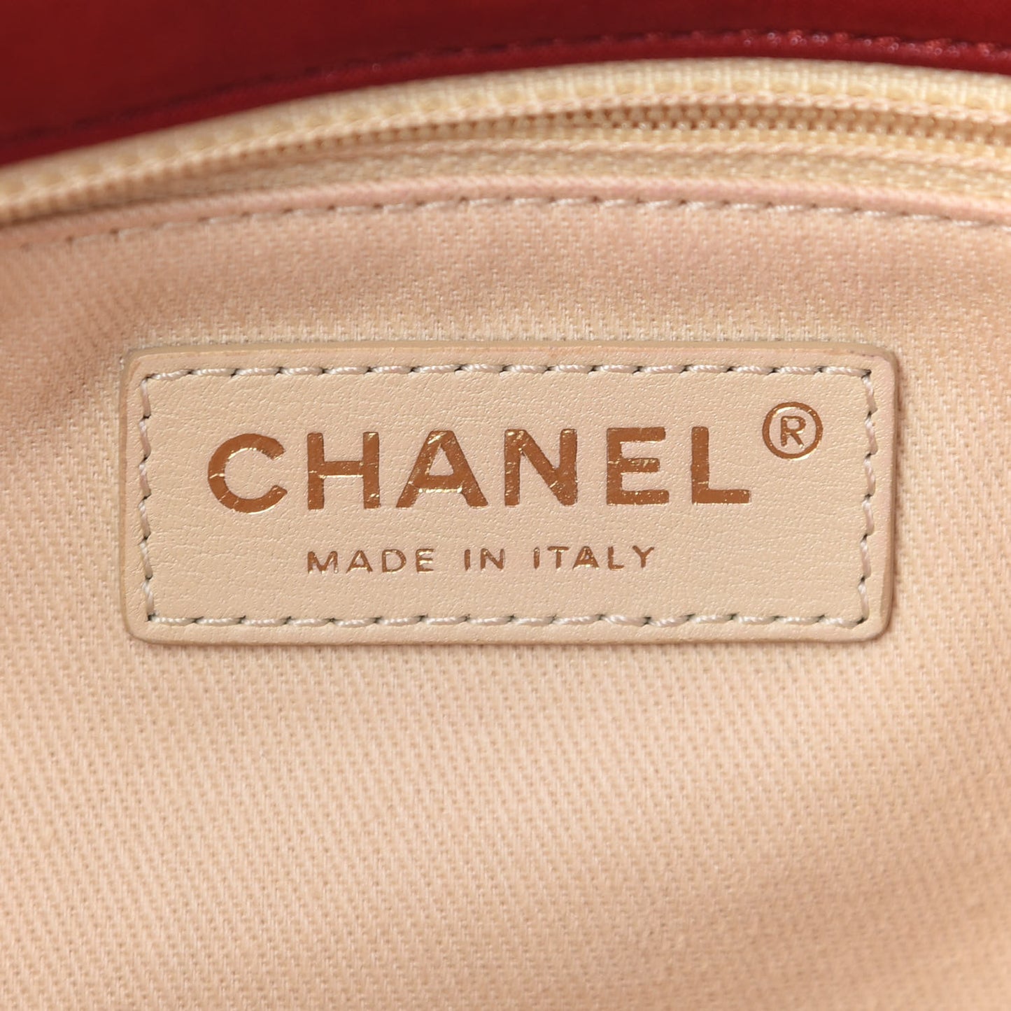 Iridescent Calfskin Large Chic Quilt Flap Red