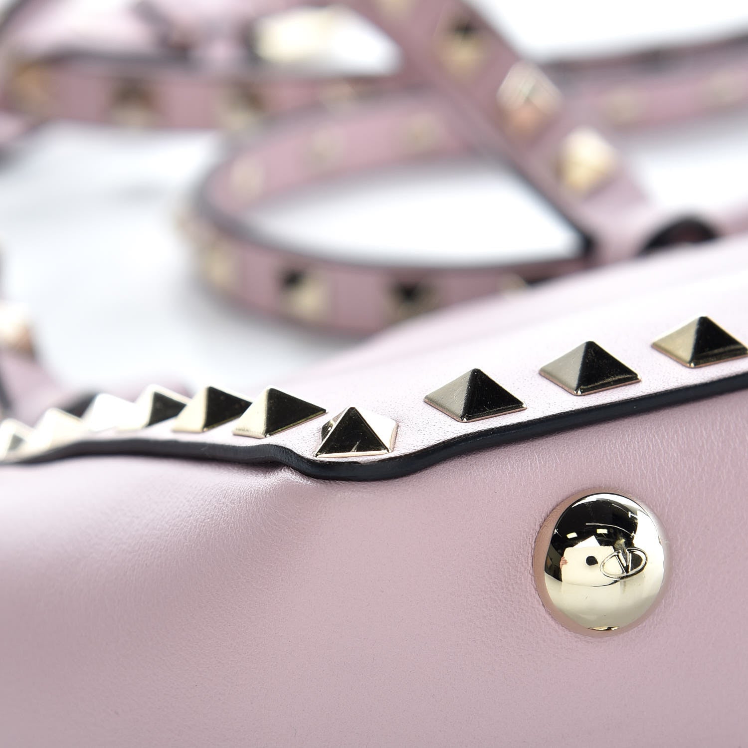 Valentino Garavani Vitello Micro Rockstud Tote Cipria 12 of 12