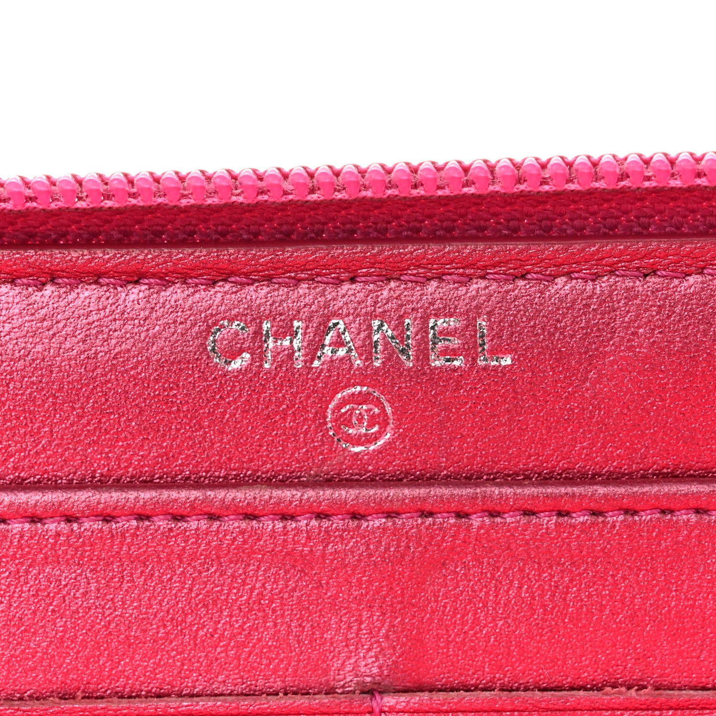 Metallic Patent Calfskin Quilted Boy L-Gusset Zip Wallet Pink
