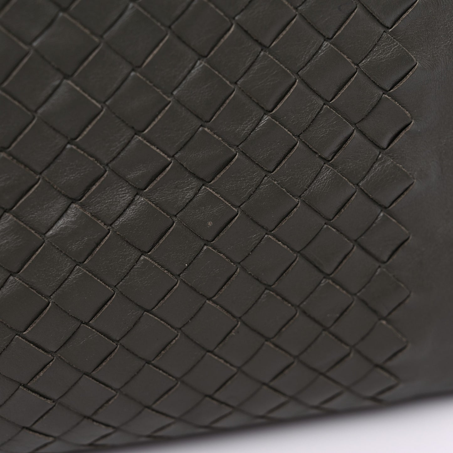 Calfskin Intrecciato Large Leggero Tote Kaki Fondente