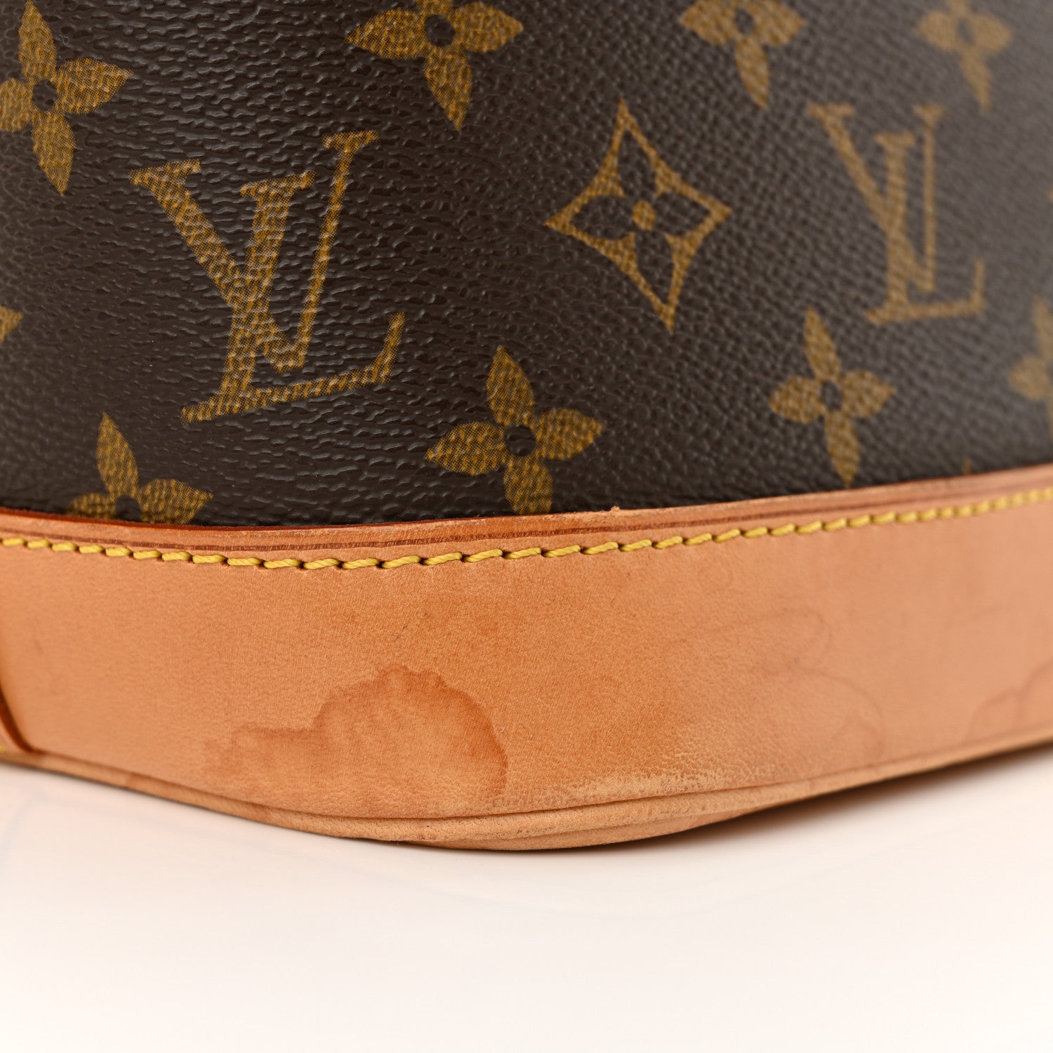Louis Vuitton Monogram Alma PM 15 of 19