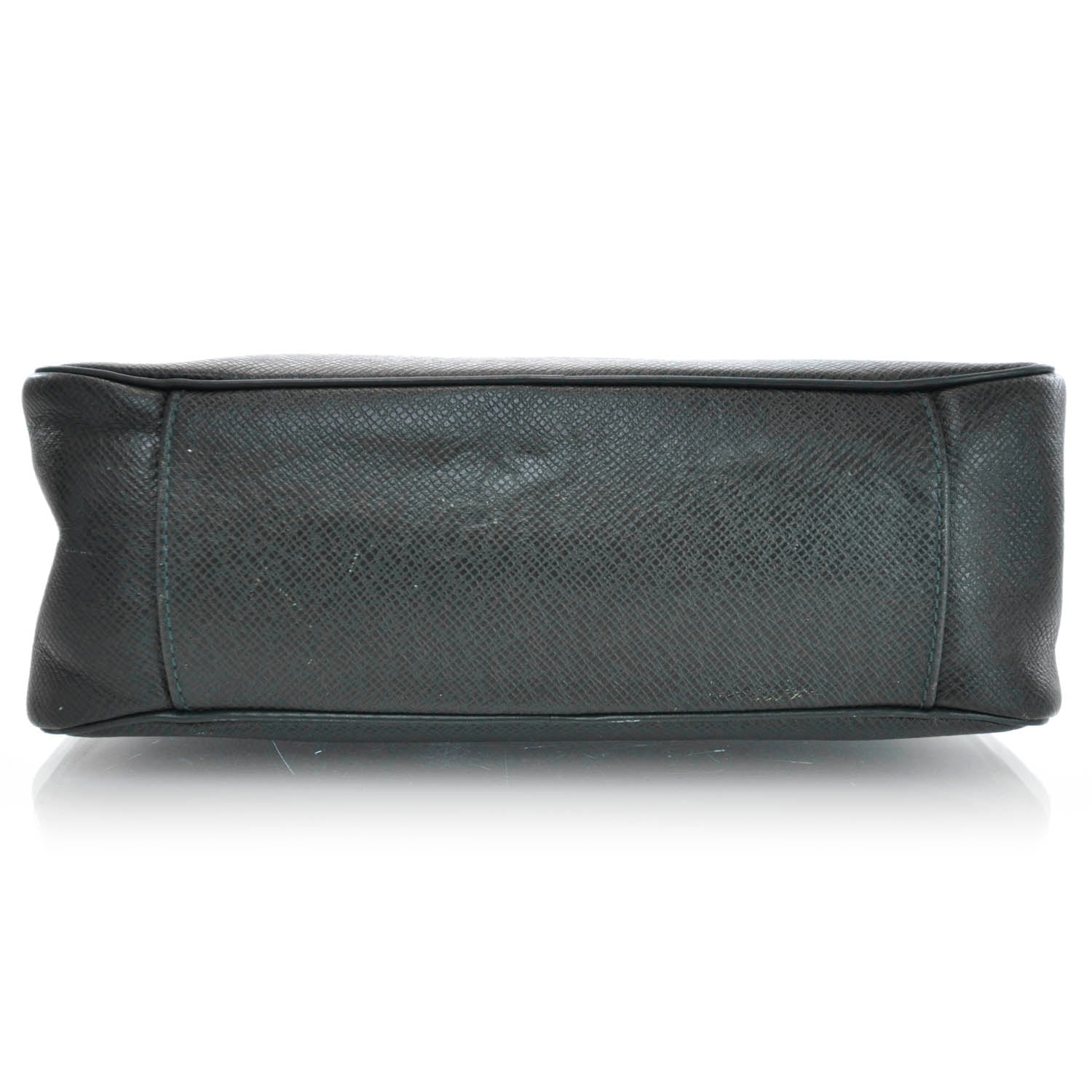Louis Vuitton Taiga Toiletry Pouch GM Green 4 of 10