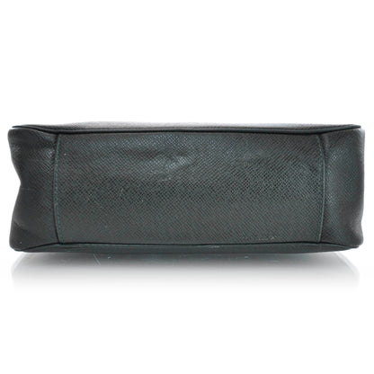 Louis Vuitton Taiga Toiletry Pouch GM Green 4 of 10