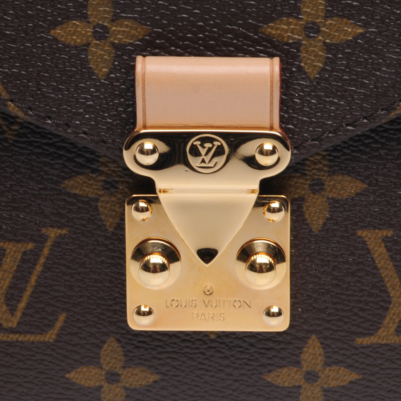 Monogram Metis