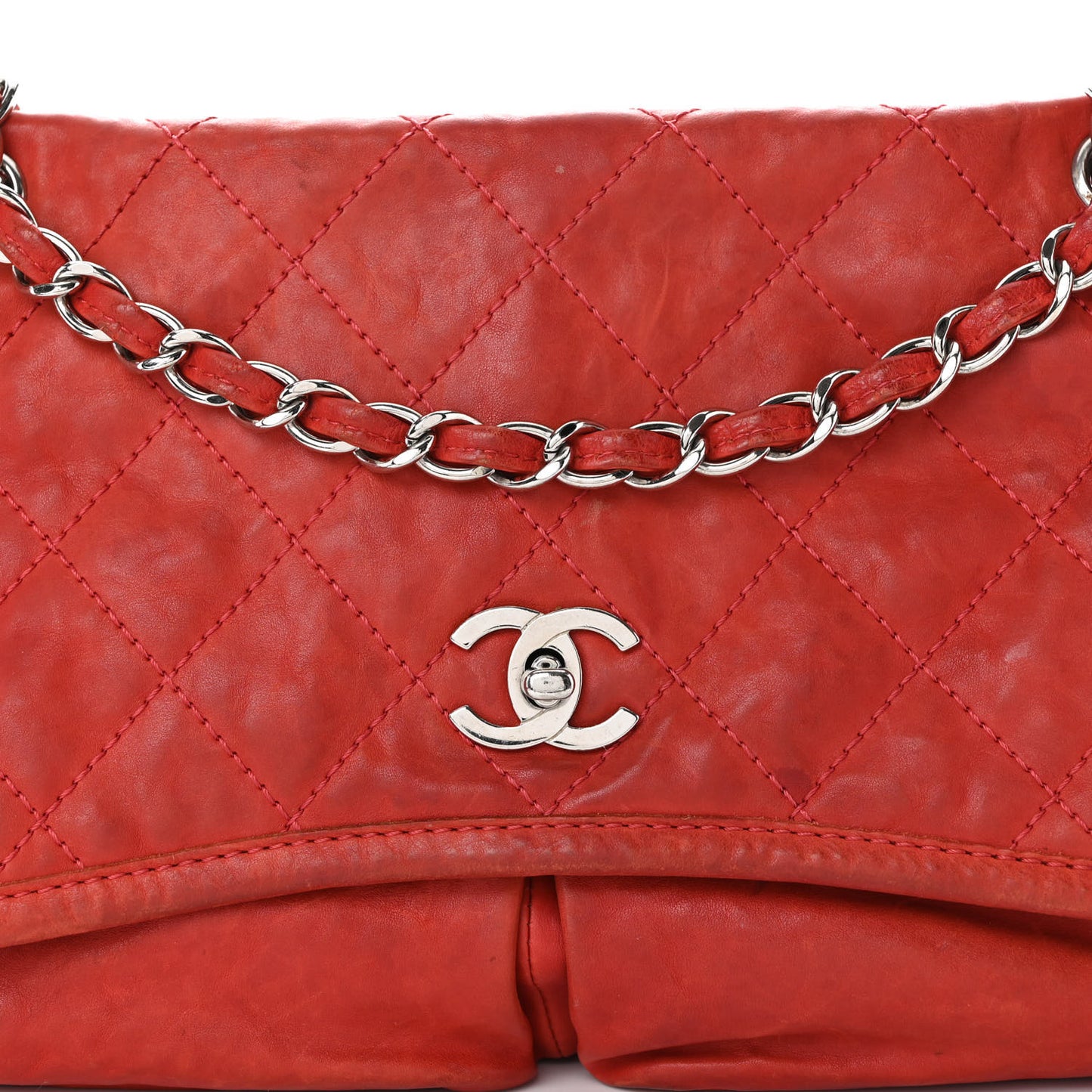 Grained Calfskin Medium Natural Beauty Flap Red