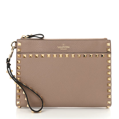 Valentino Garavani Pebbled Calfskin Medium Rockstud Flat Pouch Poudre 1 of 9
