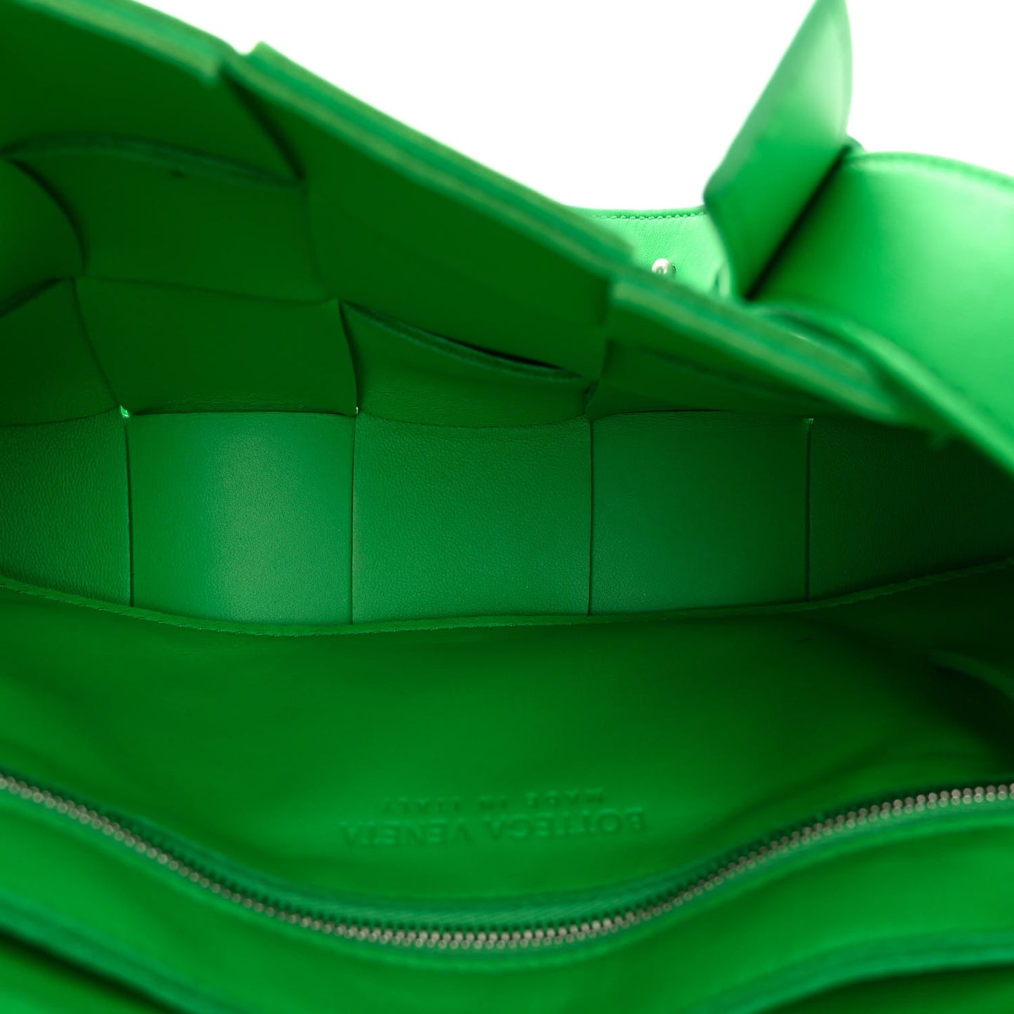 Lambskin Maxi Intrecciato Cassette Crossbody Bag Grass