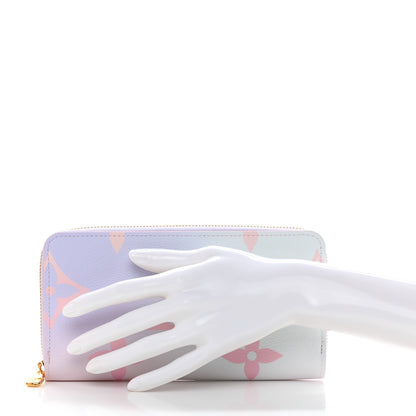 Louis Vuitton Monogram Giant Spring In The City Zippy Wallet Sunrise Pastel 2 of 7