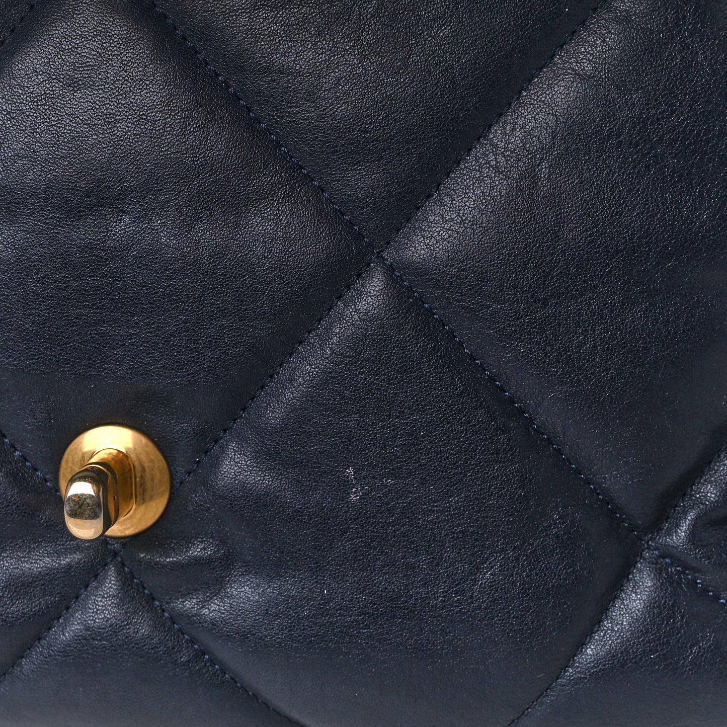 Lambskin Quilted Maxi Chanel 19 Flap Navy