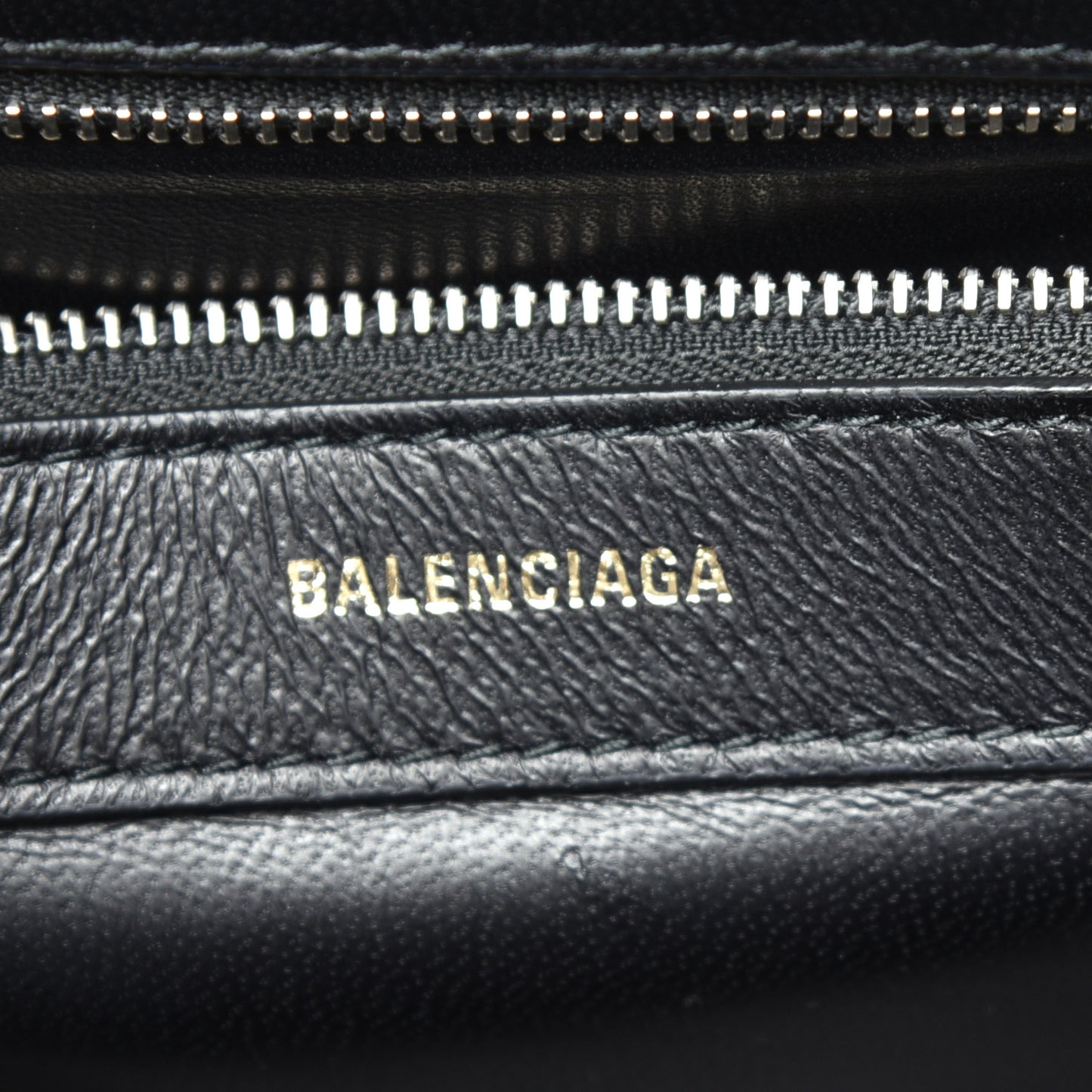 Signature Grained Calfskin Logo S Ville Top Handle Bag Bleu Tempete Jaune