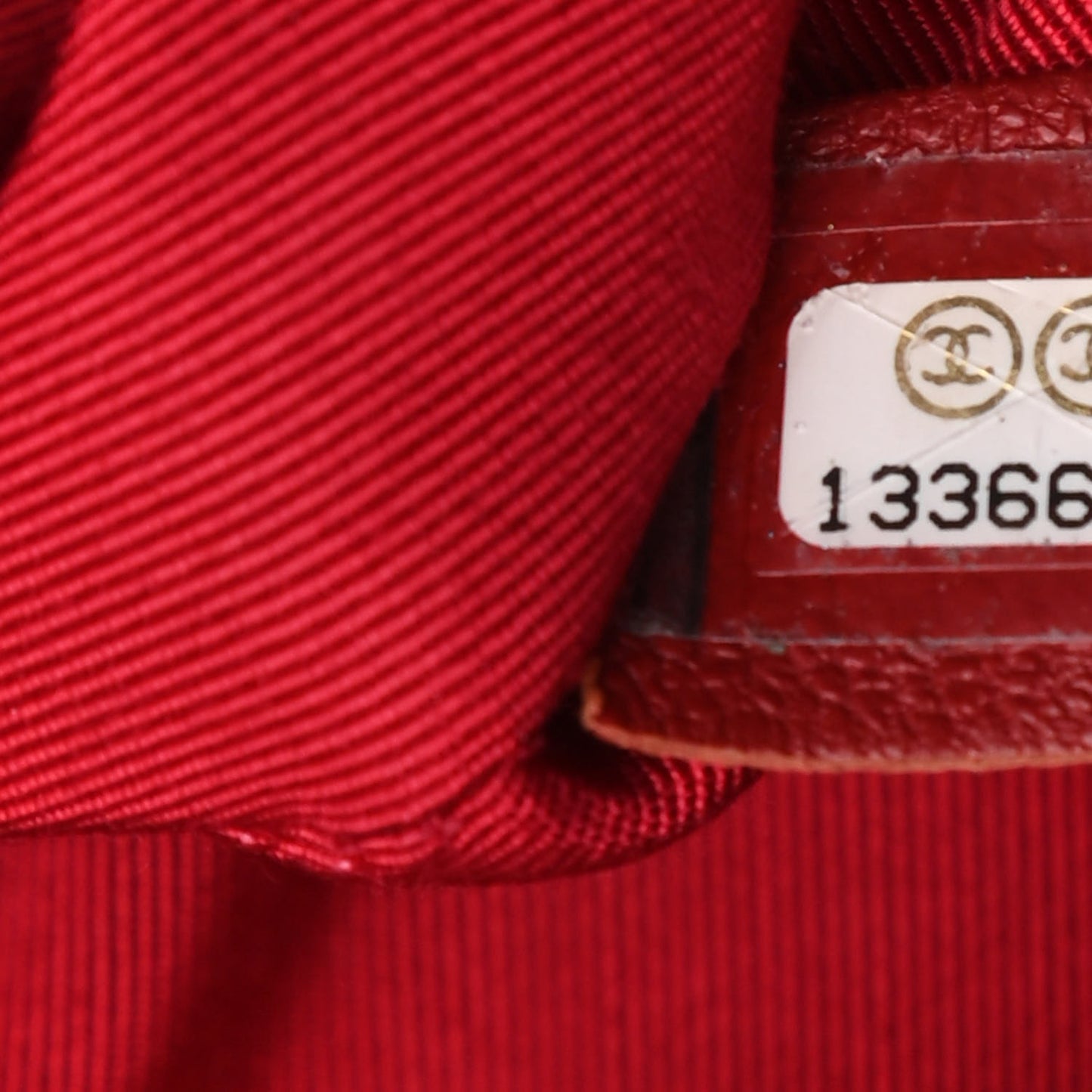 Caviar Timeless CC Accordion Flap Red