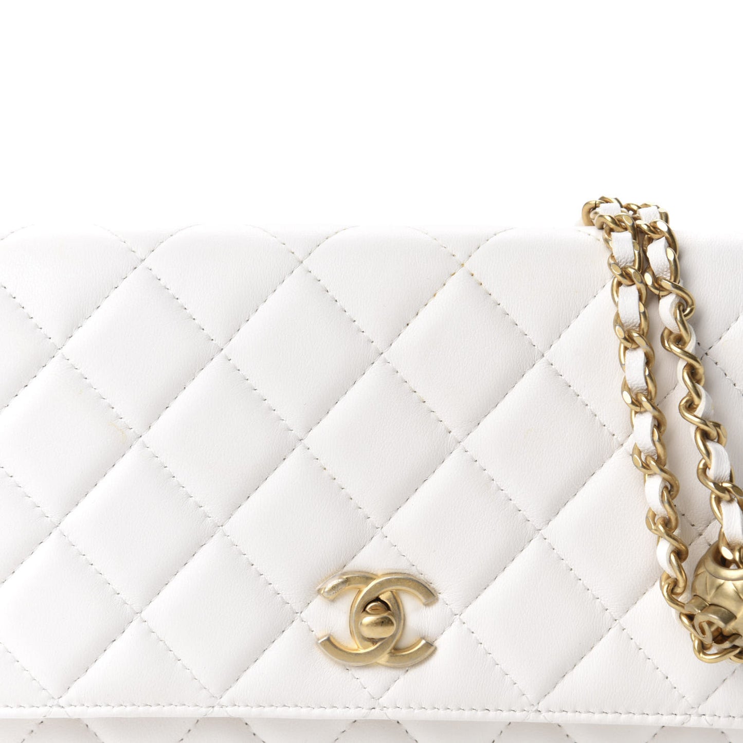 Lambskin Quilted CC Pearl Crush Wallet on Chain WOC White