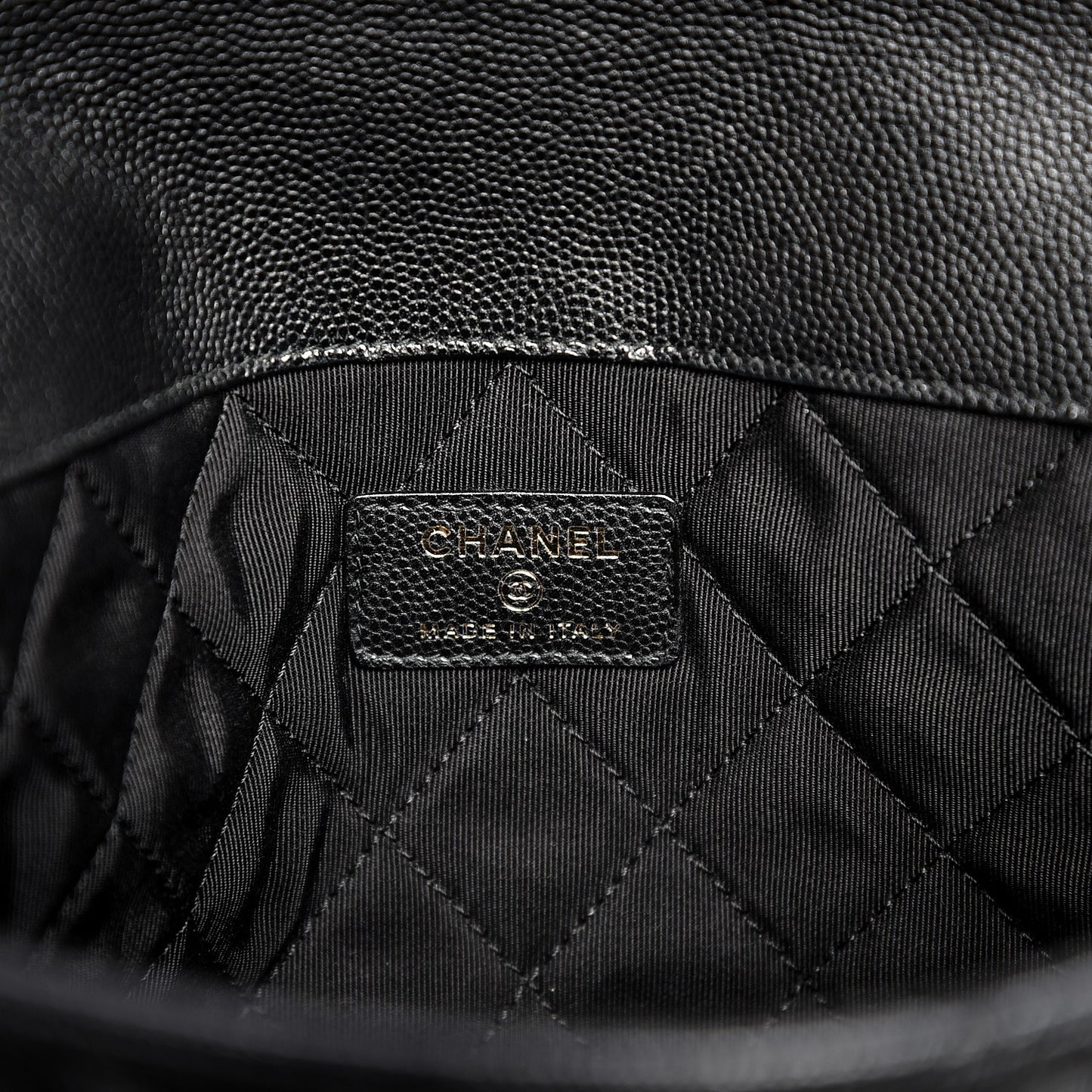 Caviar Quilted Medium Golden Class Pouch Black