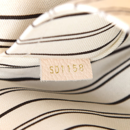 Louis Vuitton Empreinte Montaigne MM Neige 7 of 15