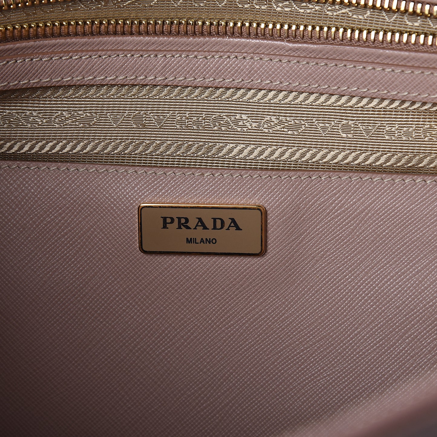 Saffiano Medium Galleria Double Zip Tote Cammeo