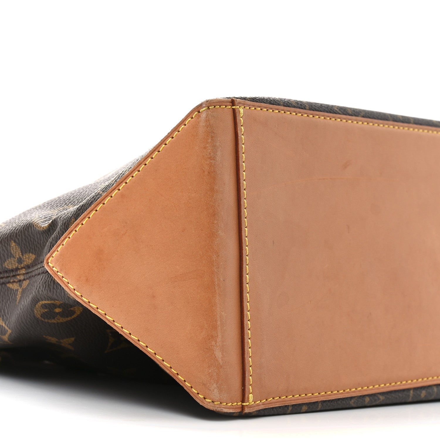 Louis Vuitton Monogram Cabas Mezzo 8 of 9