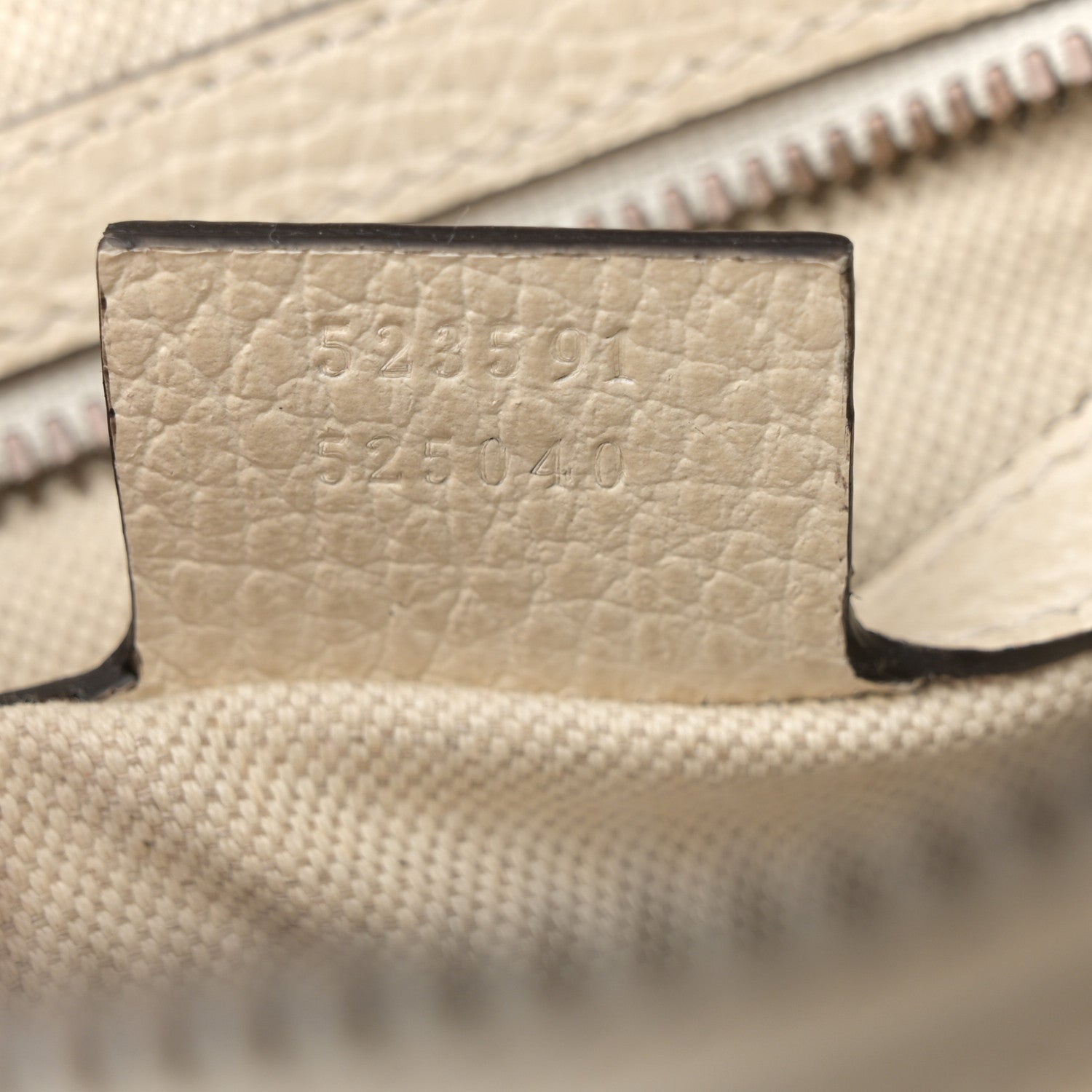 Gucci Grained Calfskin Logo Messenger Bag White 7 of 14