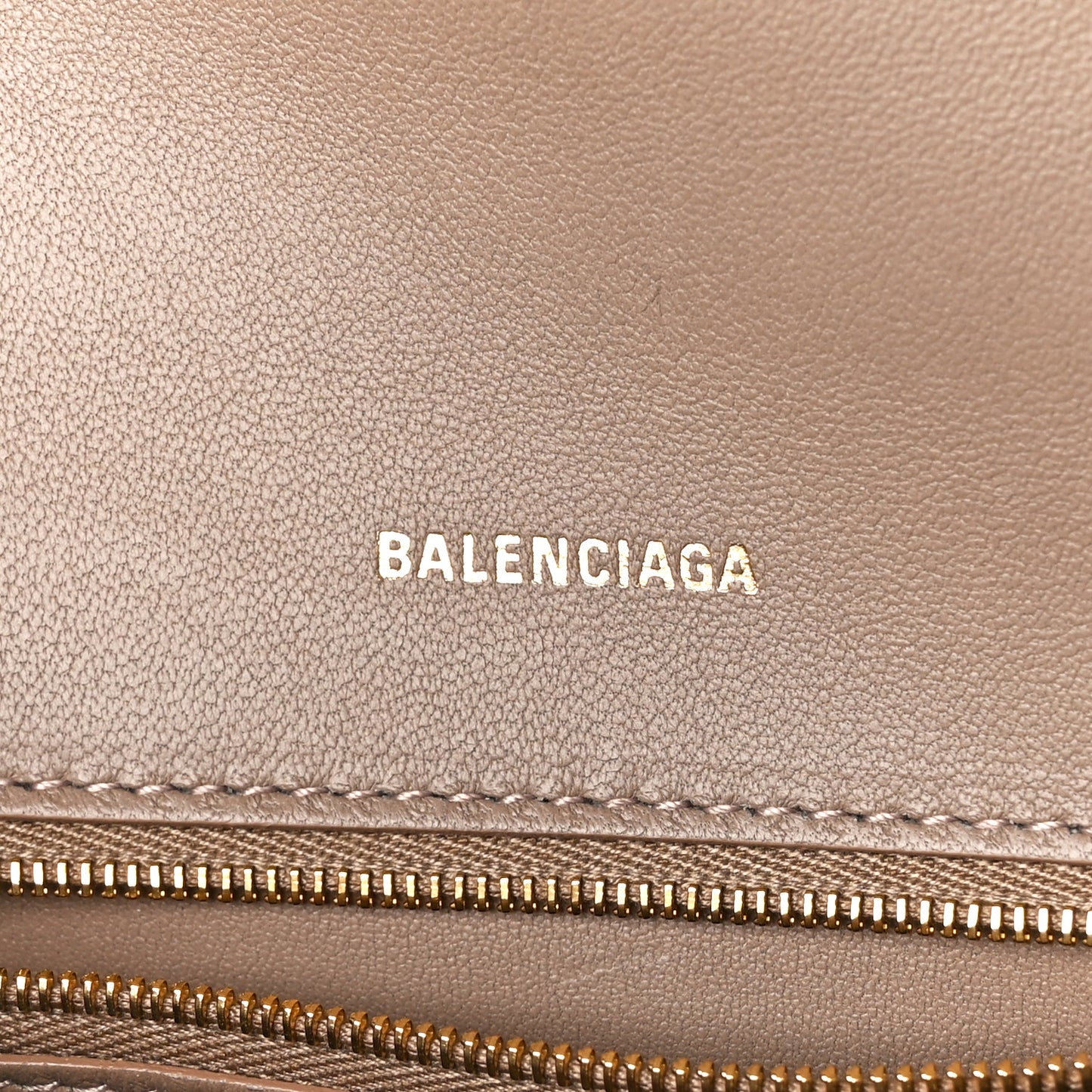 Shiny Box Calfskin Small Hourglass Top Handle Bag Sand