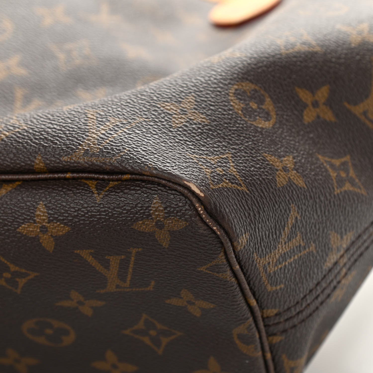 Louis Vuitton Monogram Neverfull MM 11 of 14