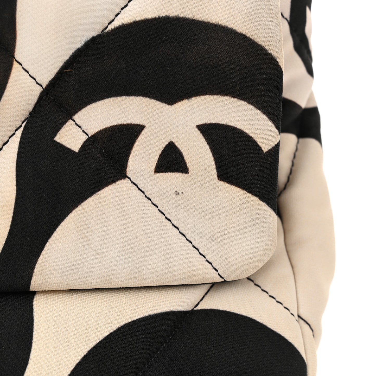 Fabric Printed Medium Chanel 19 Flap Black Ecru