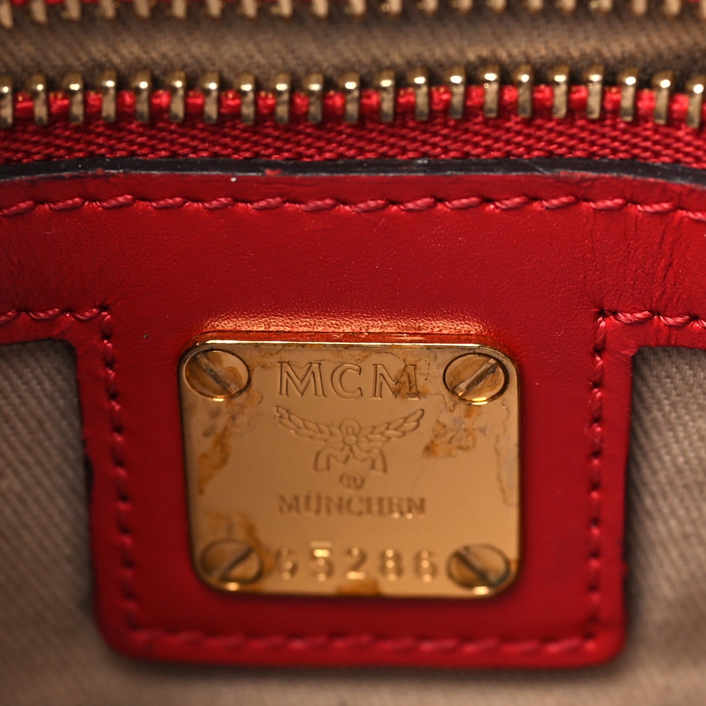 Visetos Medium Crossbody Pouch Cognac Red