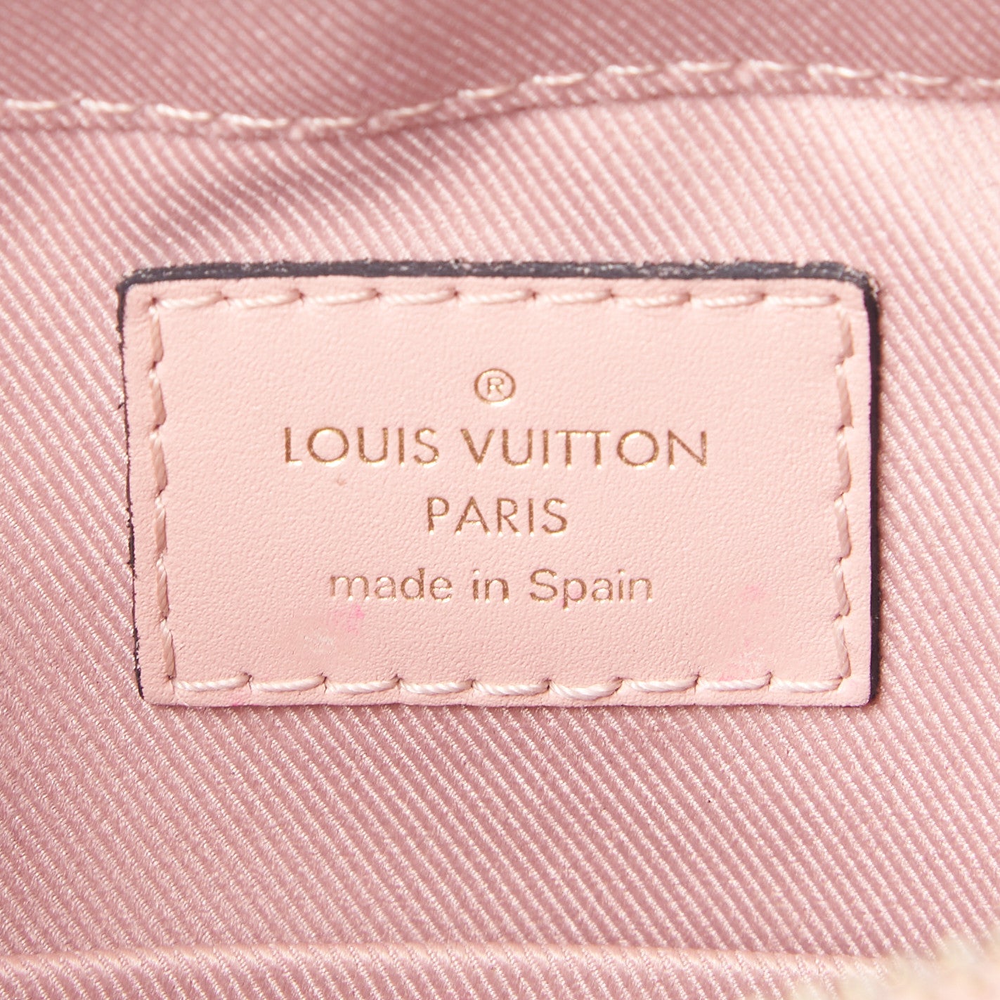 Monogram Saintonge Rose Poudre