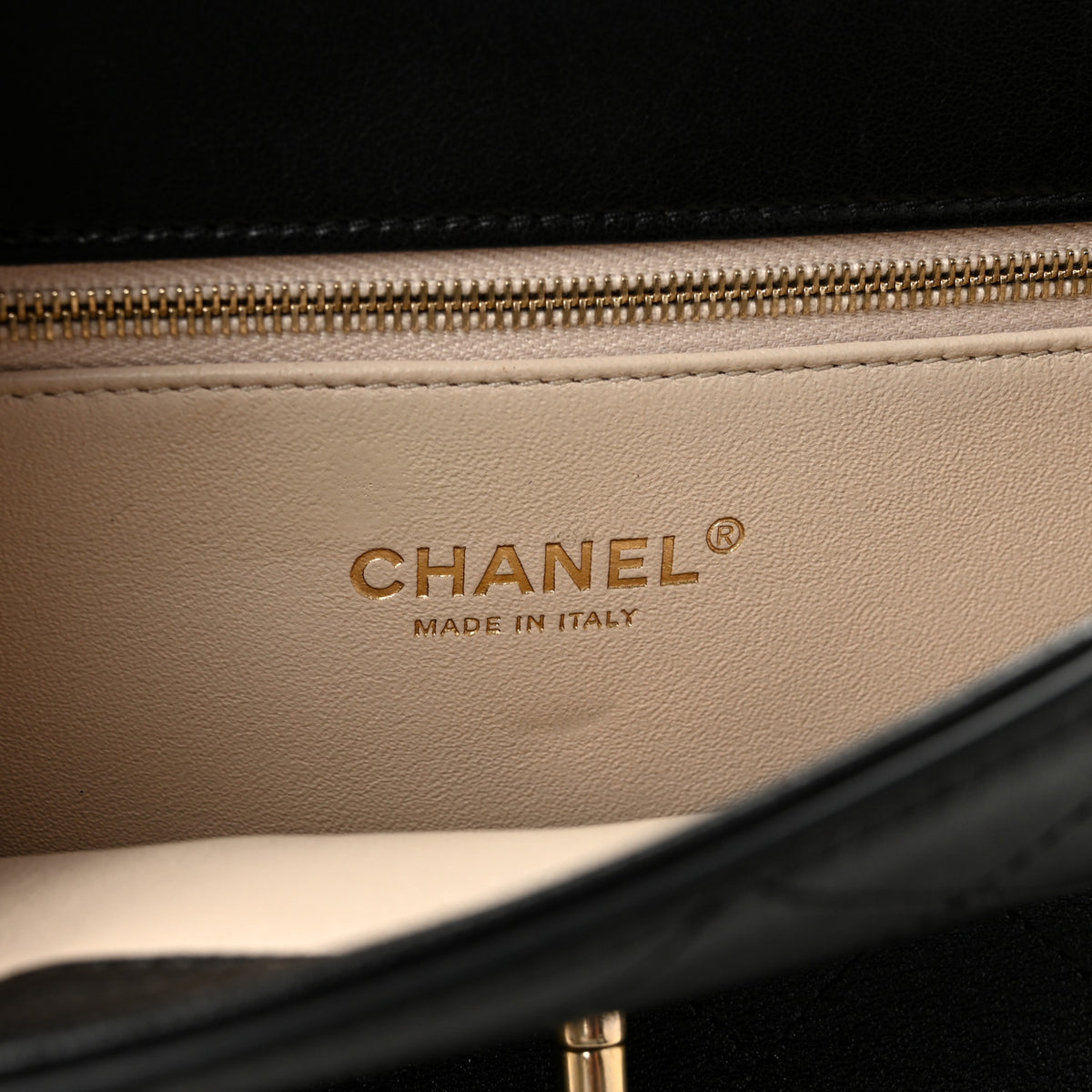 Lambskin Stitched Coco Luxe Medium Flap Black