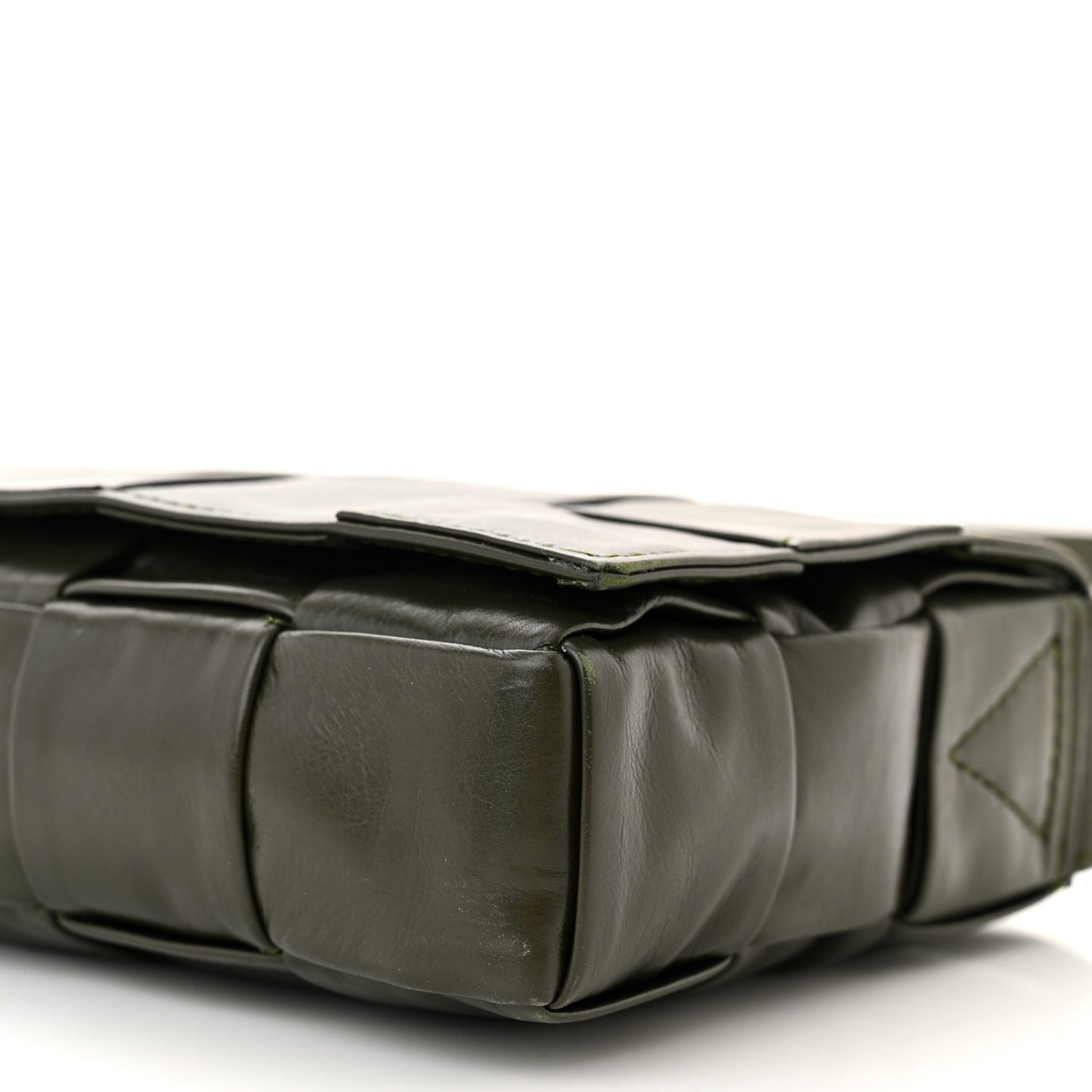 Paper Calfskin Intrecciato Stretch Cassette Camping