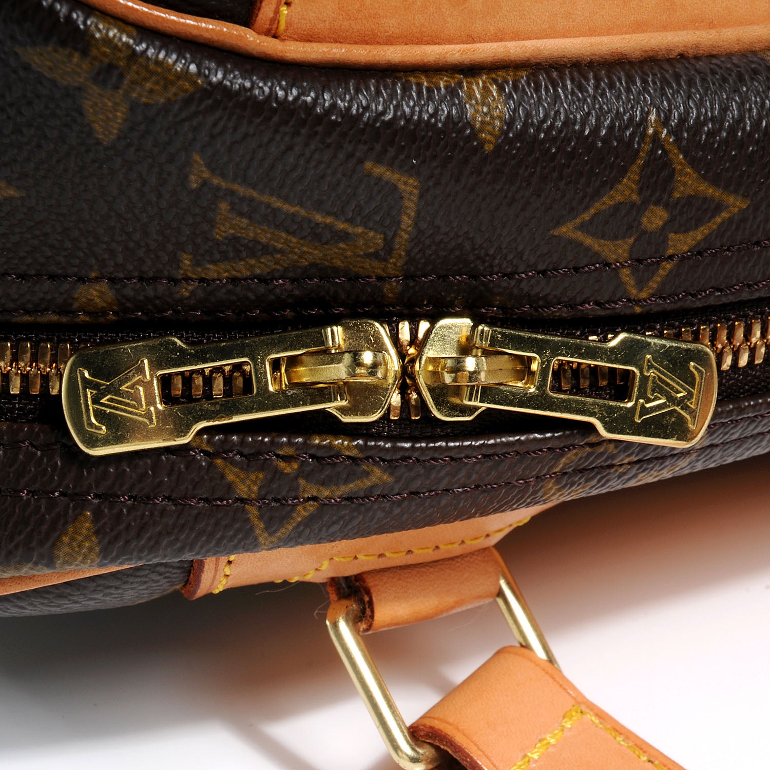 Louis Vuitton Monogram Excursion Shoe Bag 8 of 8