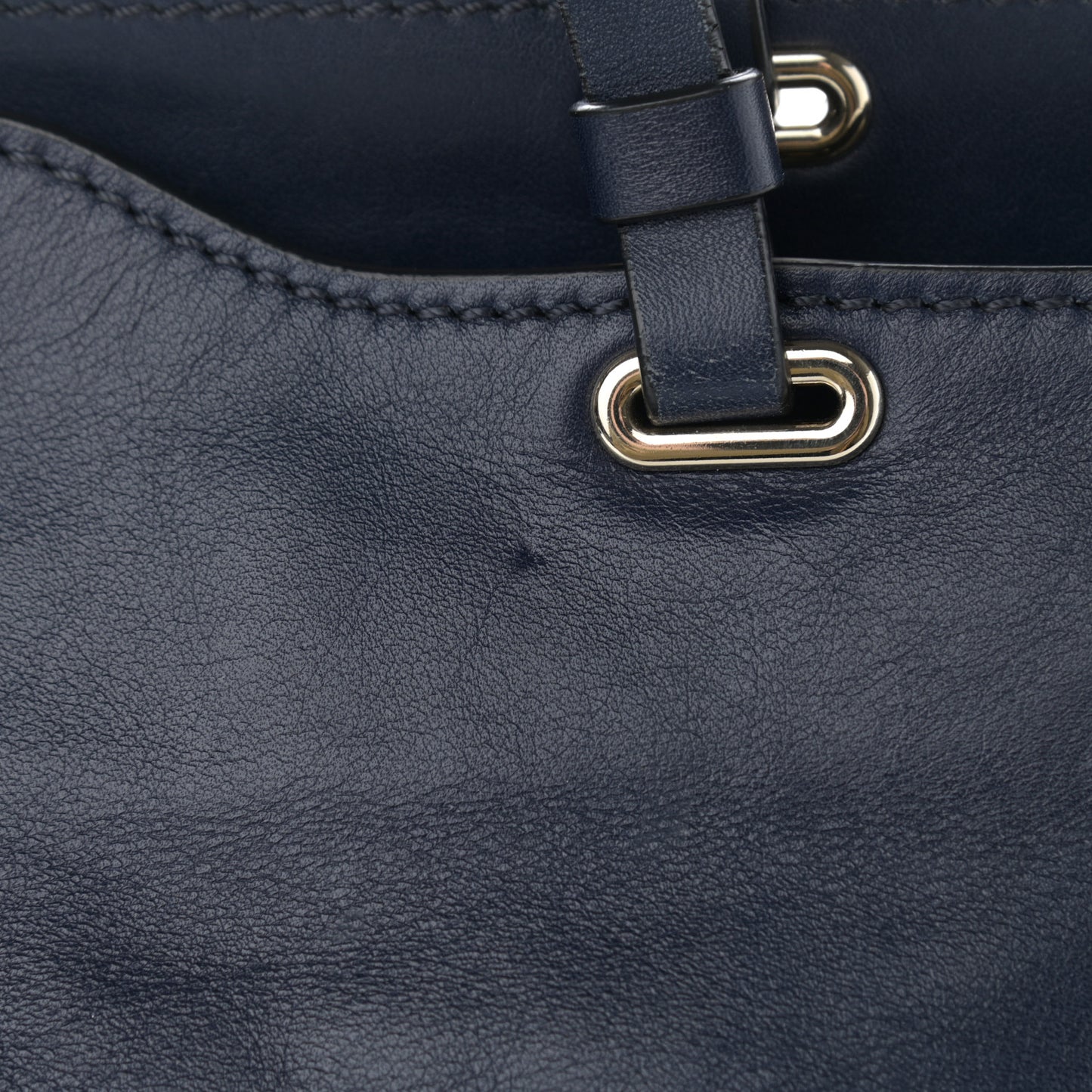 Vitello Medium Rockstud Tote Marine