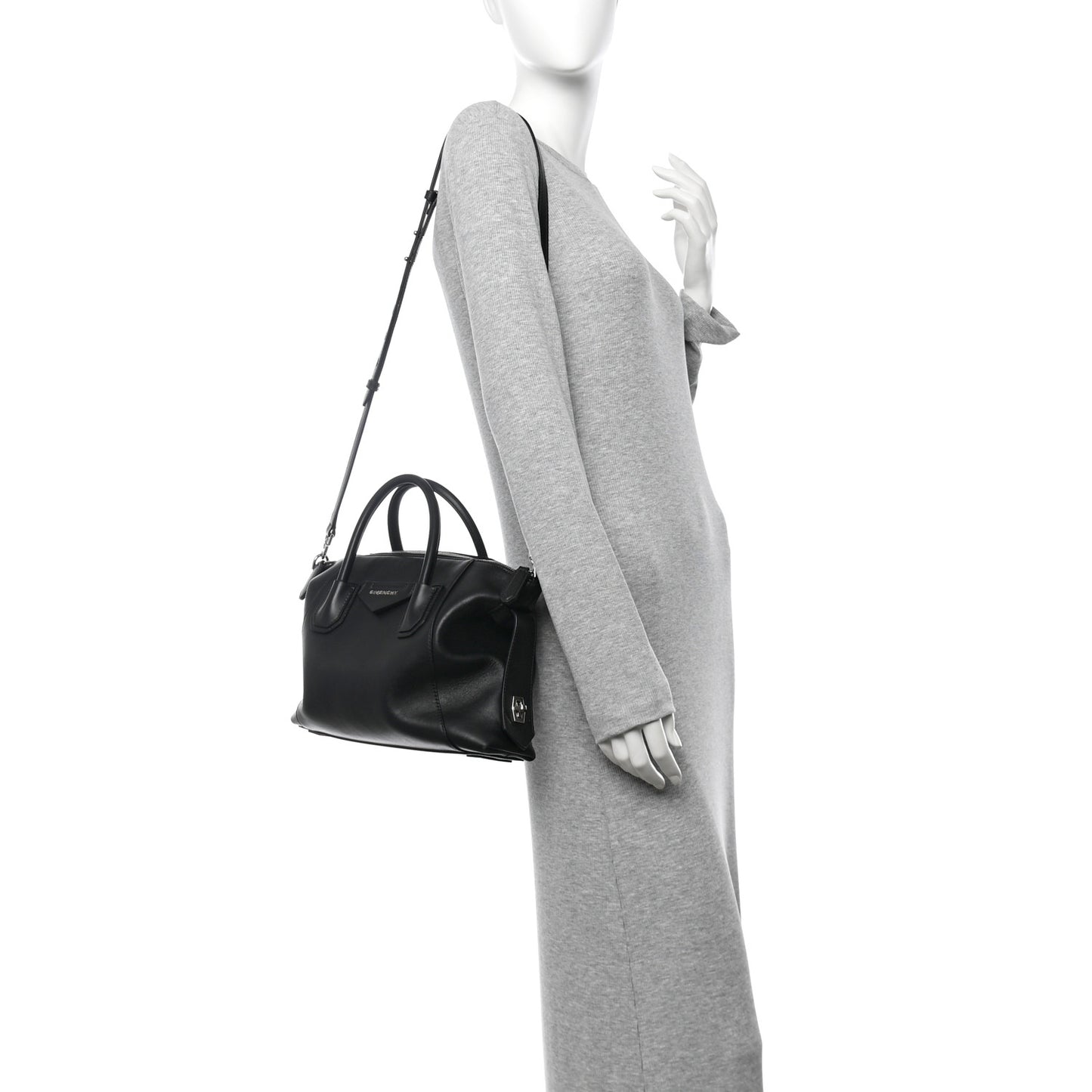 Smooth Calfskin Small Soft Antigona Black